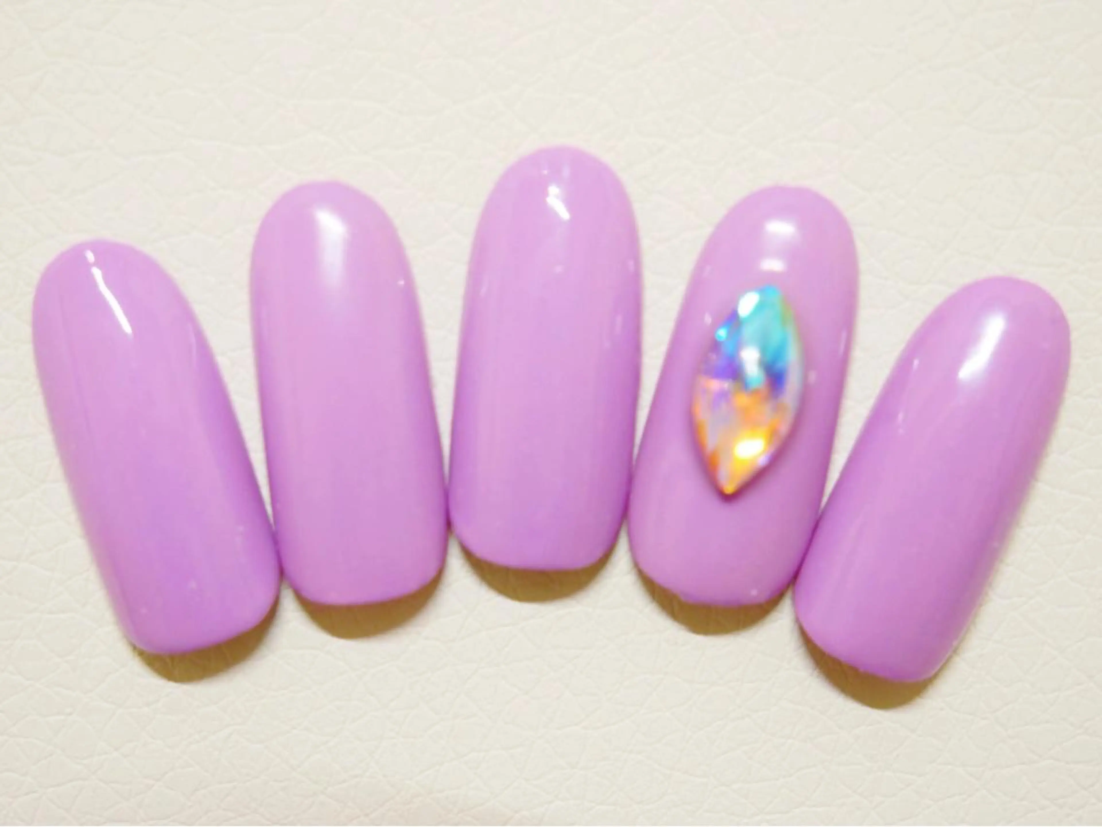 ネイル マツエク・マツパ オーロラネイル ワンカラーネイル ストーンネイル Nail Salon RINO所属・伊藤 なつみのネイルデザイン