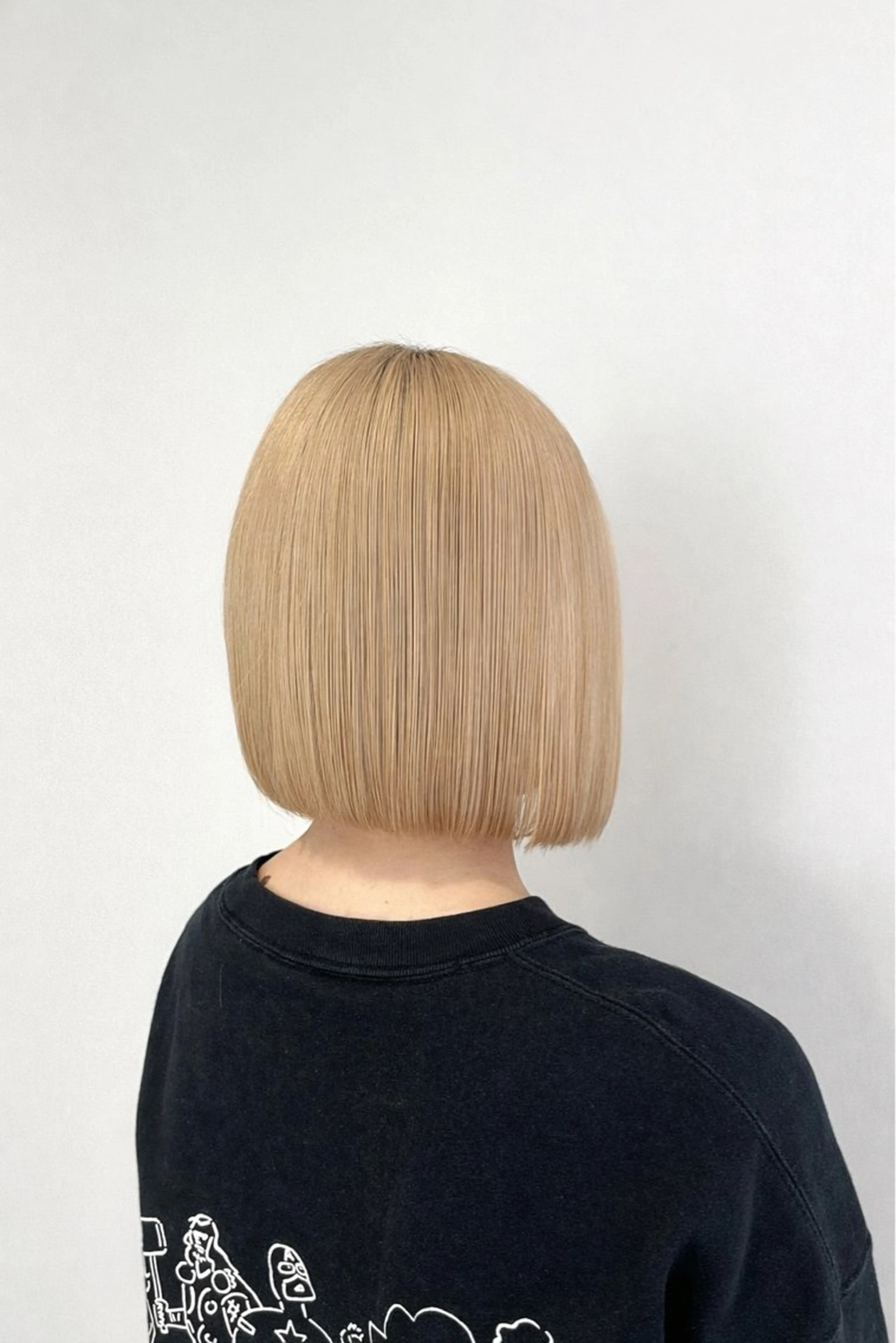 ショート カラー ベージュカラー ミルクティーベージュ ホワイトミルクティーベージュ カット ヘアカラー YURA【髪質改善 /韓国レイヤー】のヘアスタイル