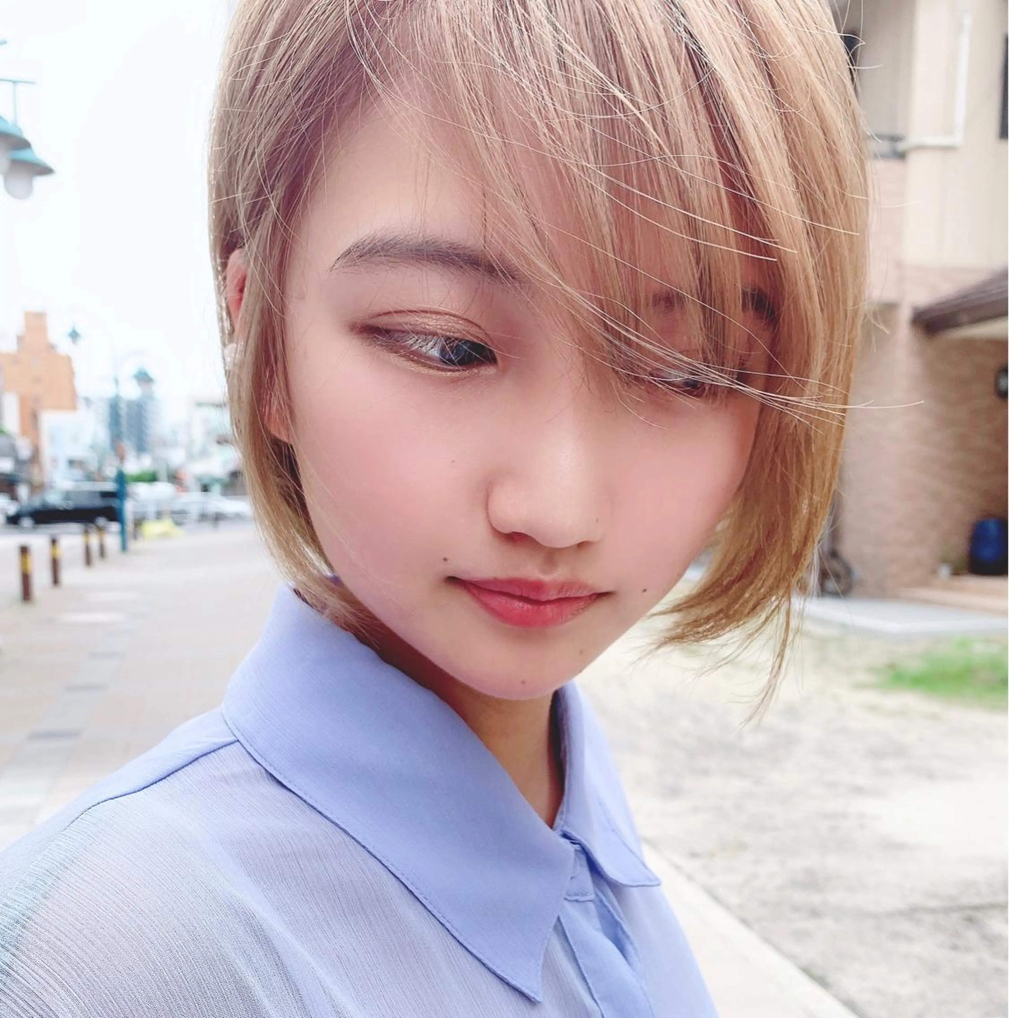 ショート カラー 明るい白髪染め専門店兵庫駅前店所属・山口 一馬のヘアスタイル