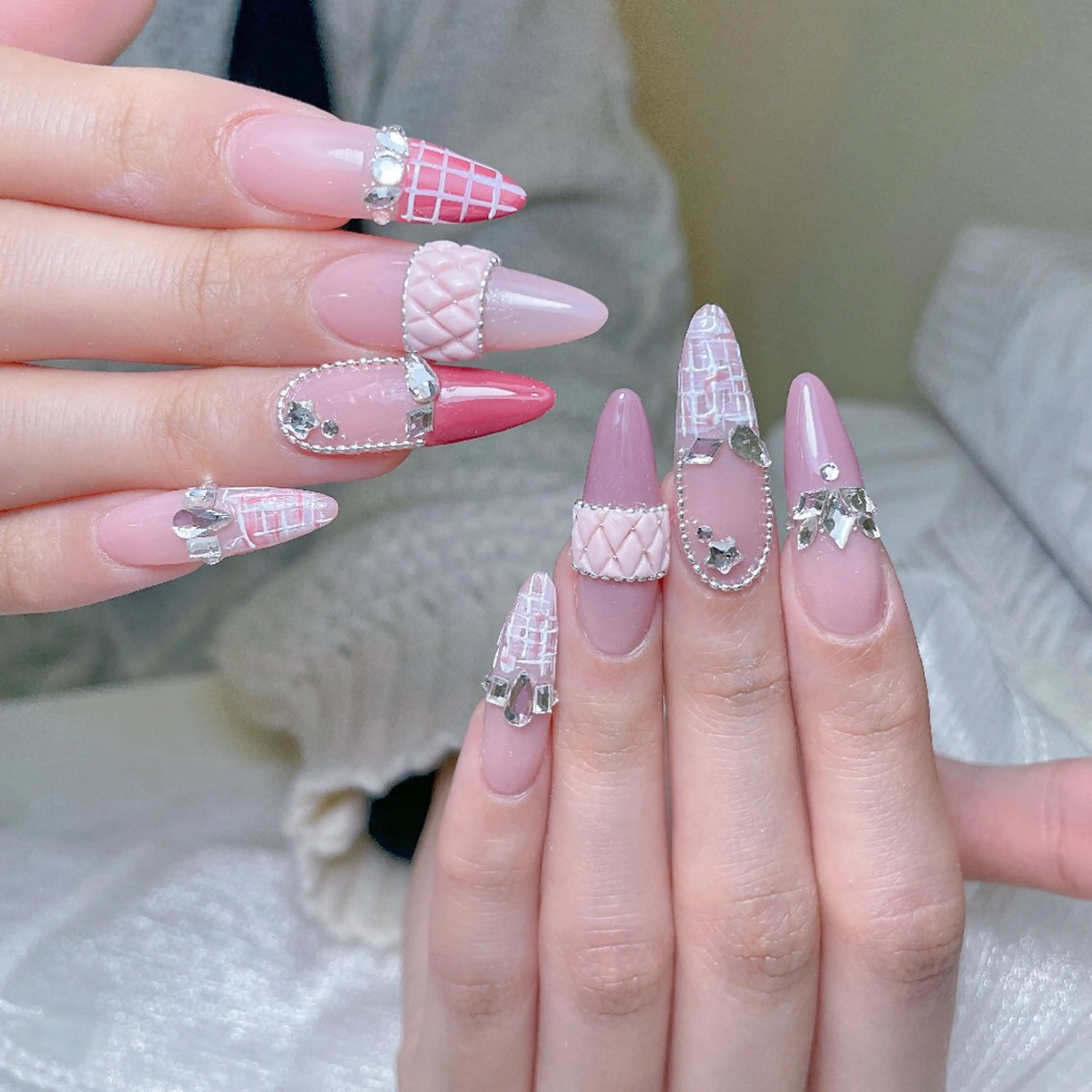 ネイル チークネイル ガーリー キラキラネイル 韓国ネイル リボン NailPrincess所属・princess スカルプ専門店のネイルデザイン