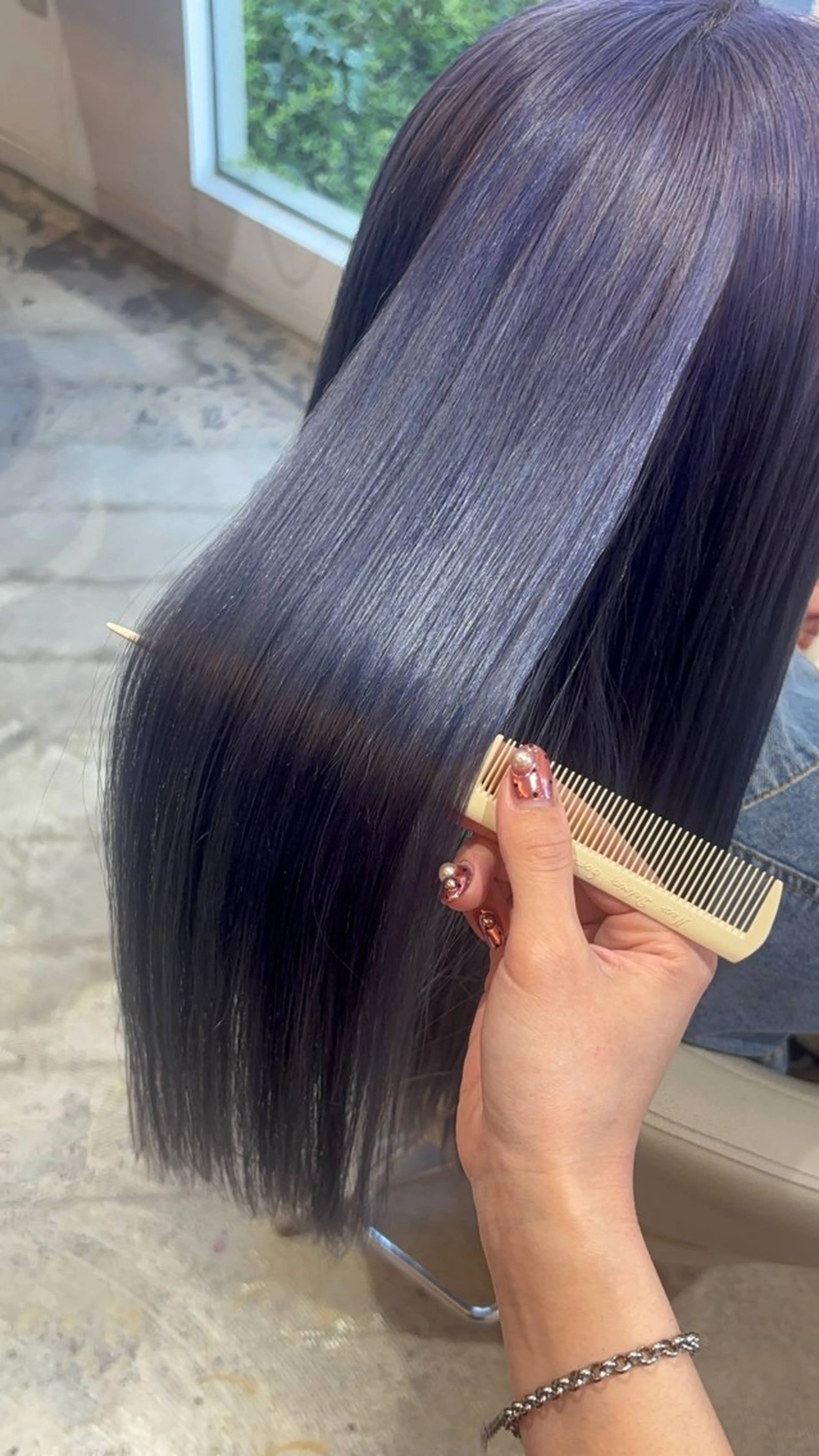 ロング カラー ブリーチ パープルカラー 佐藤 優里のヘアスタイル