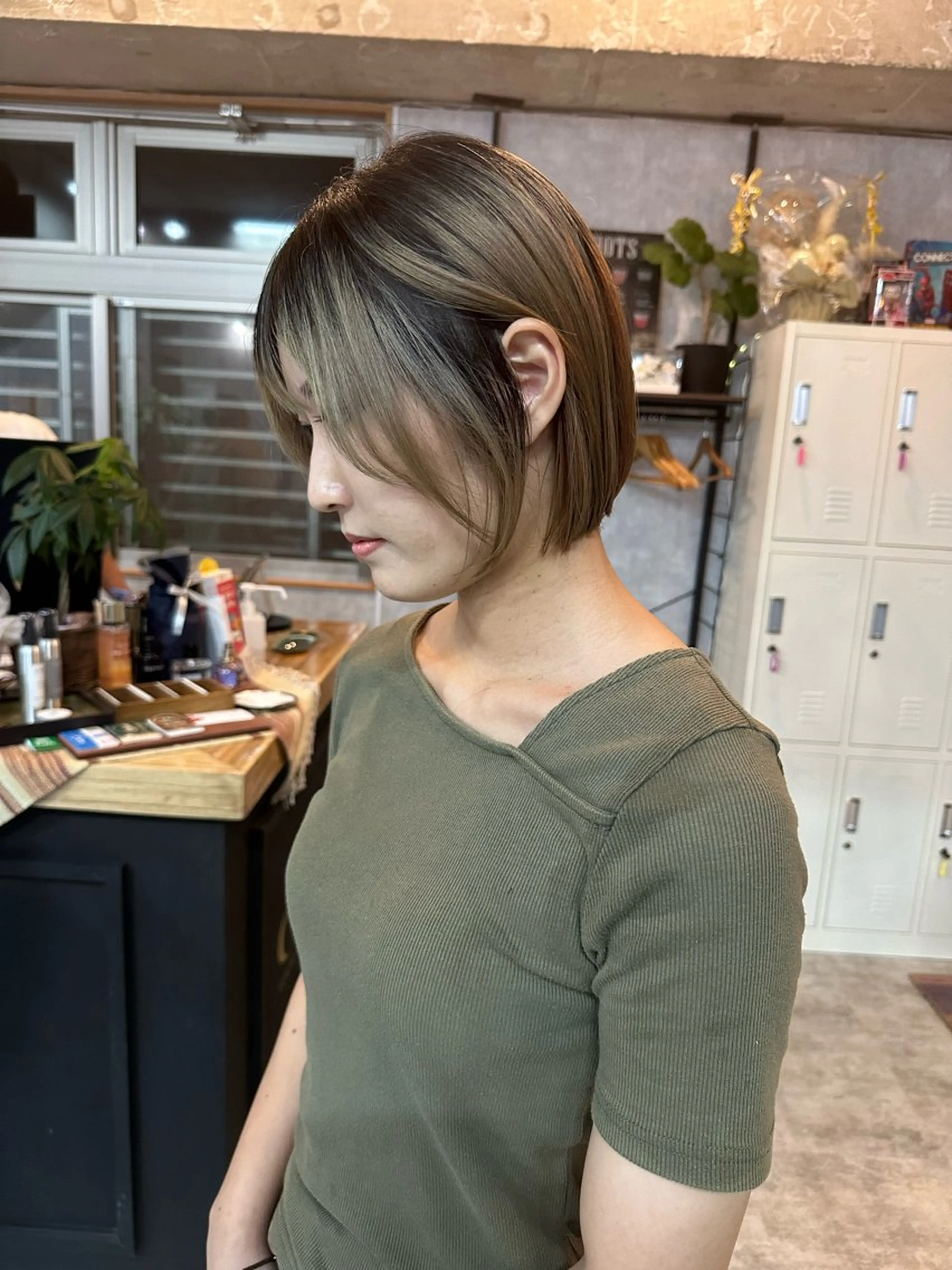 ショート 切りっぱなしボブ ショートボブ ハンサムショート 丸みショート ボブ カット ヘアカラー トリートメント モテ髪/ボブ/ショー ト/アダチフウトのヘアスタイル