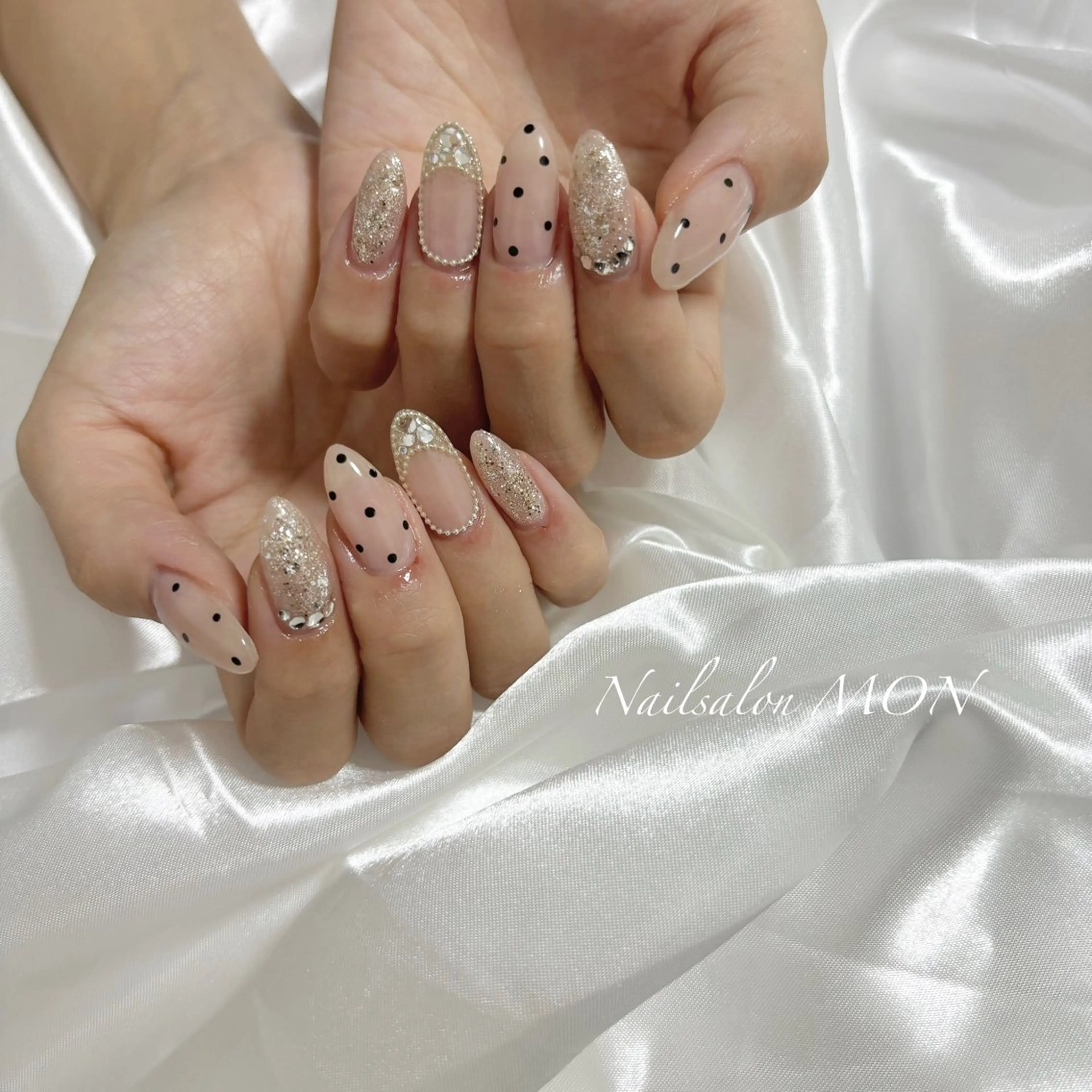 ネイル ストーンネイル ハンドネイル Nailsalon MONのネイルデザイン