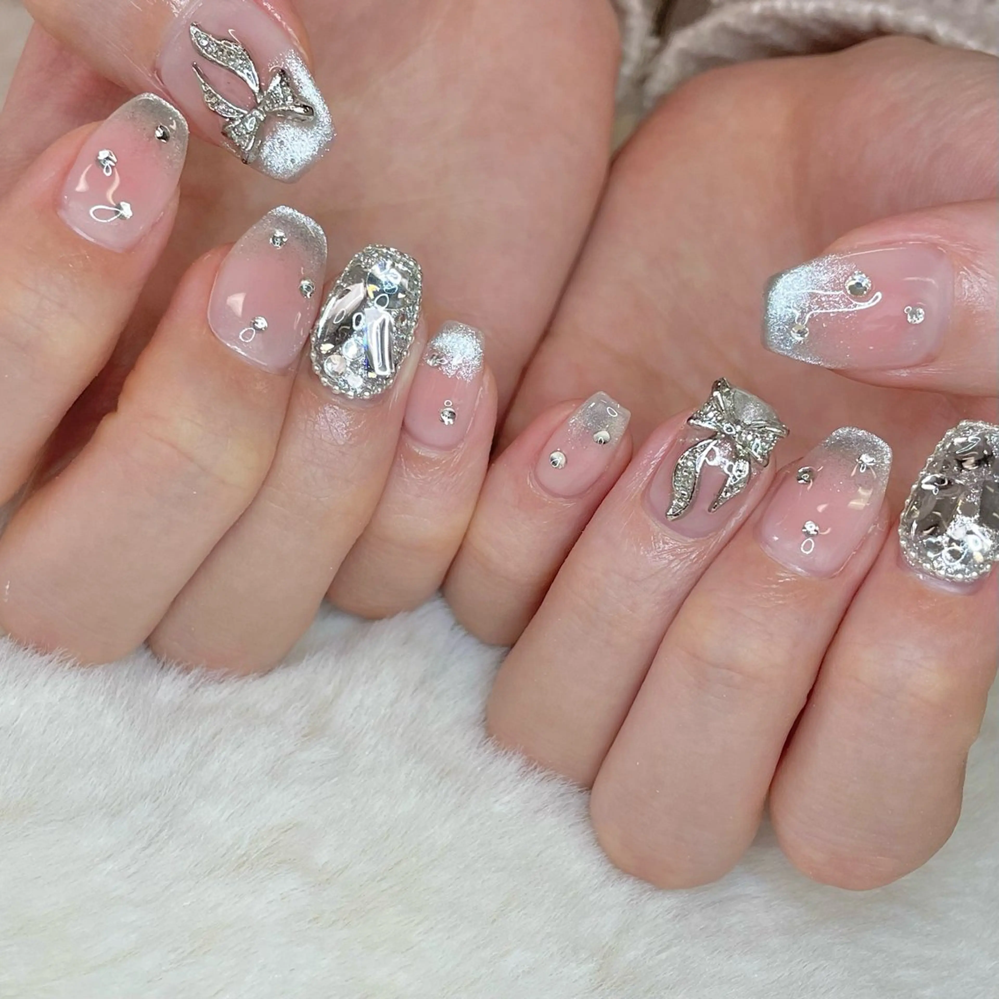 ネイル b'6 by Stir所属・b'6 SAKINAのネイルデザイン