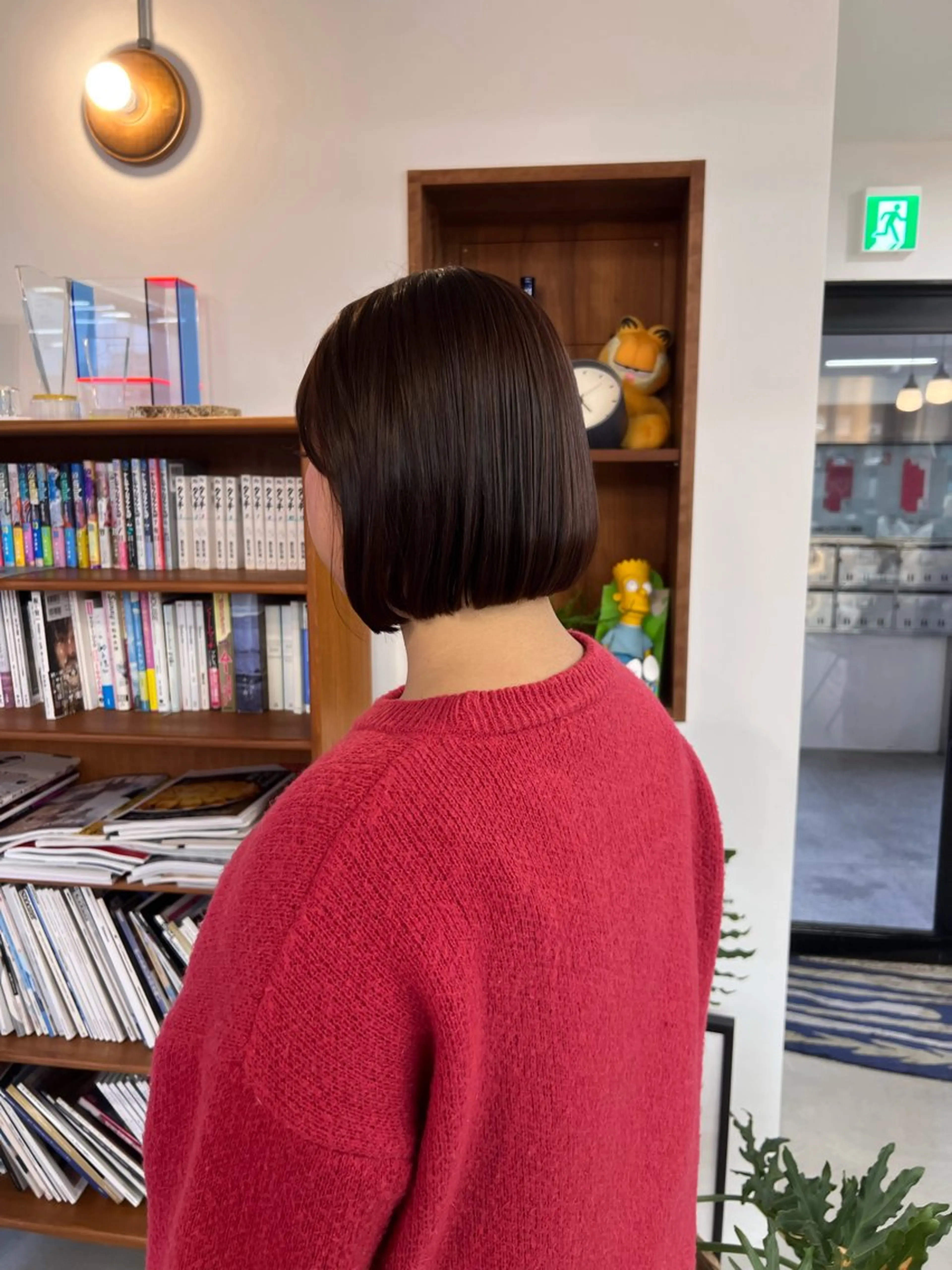 ショート ボブ カット 石川 実咲のヘアスタイル