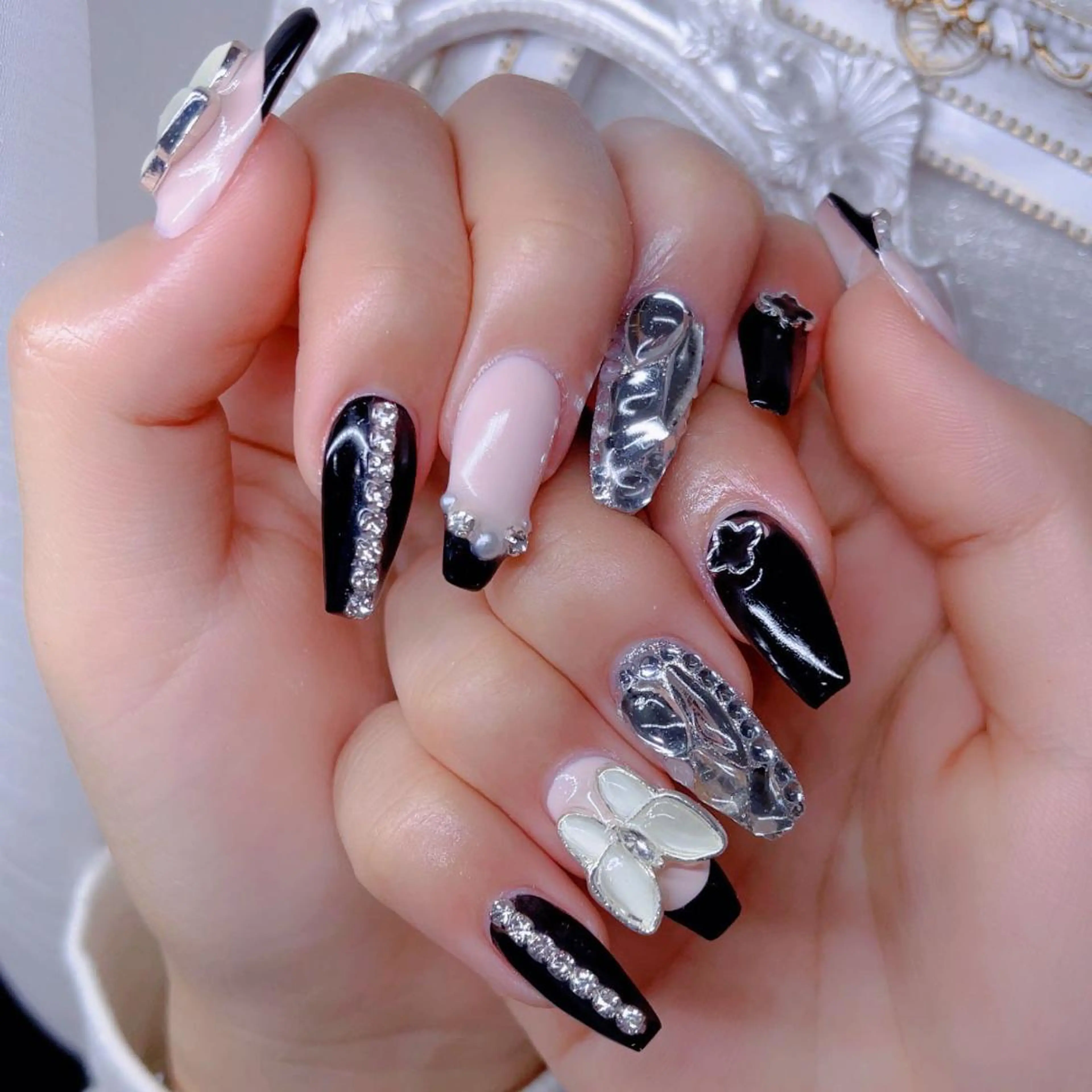 ネイル Queens PUPUのネイルデザイン