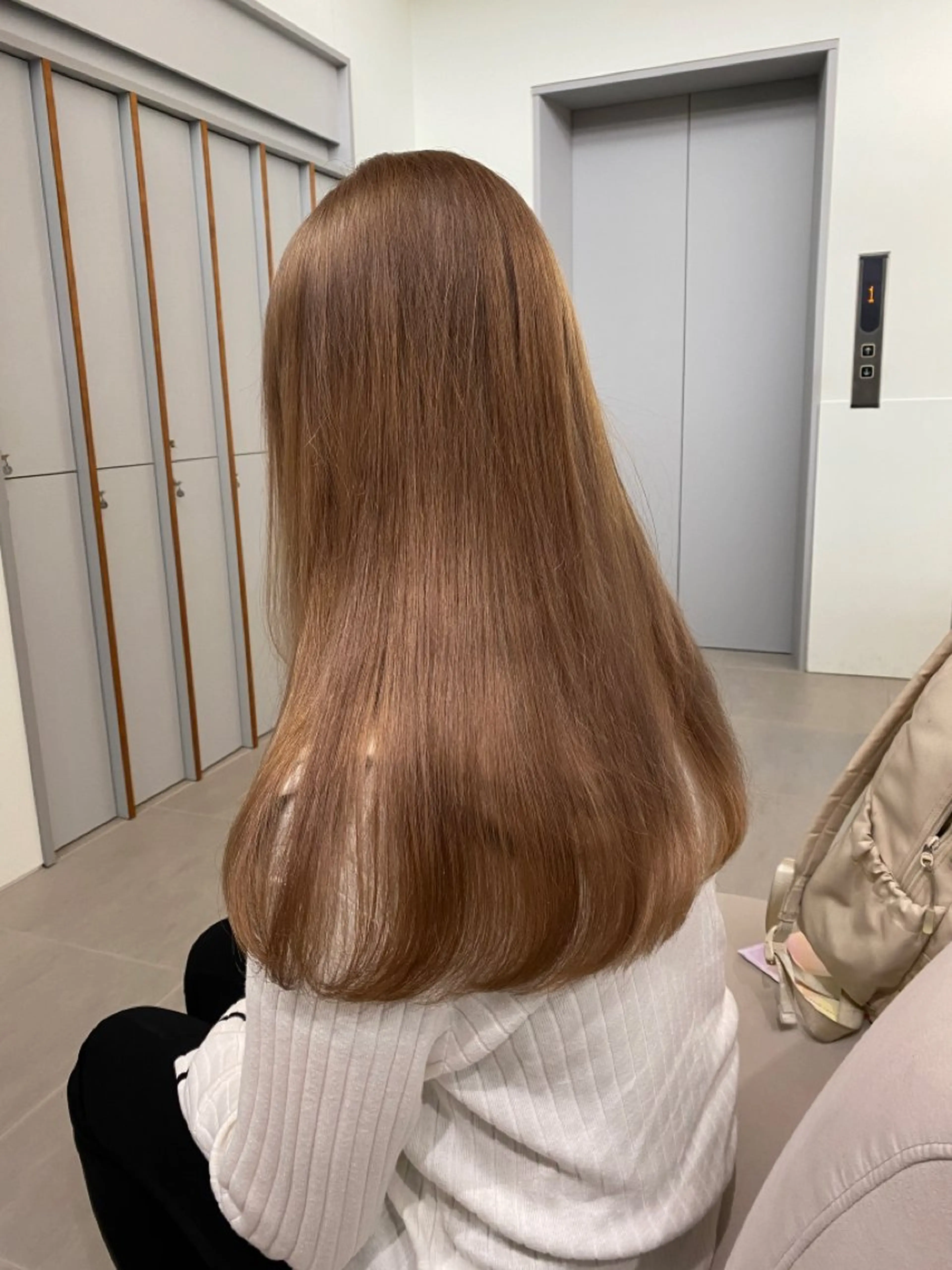 ロング カラー ベージュカラー ミルクティーベージュ ヘアカラー 高発色ブリーチ/ ハイレイヤー🪽aiのヘアスタイル