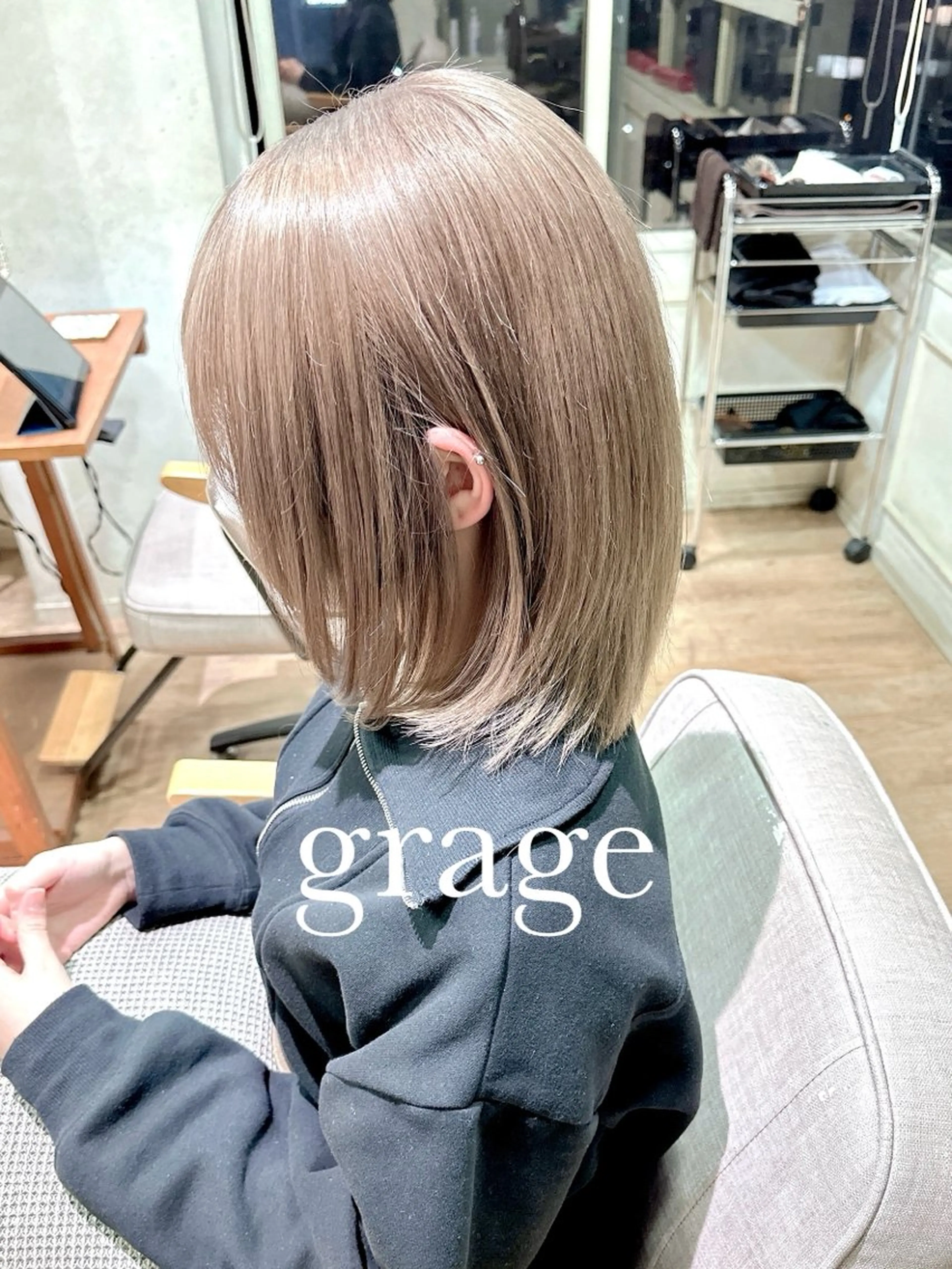 ミディアム カラー ブリーチ 透明感カラー グレージュ ボブ ケアブリーチ 髪質改善/池袋のヘアスタイル