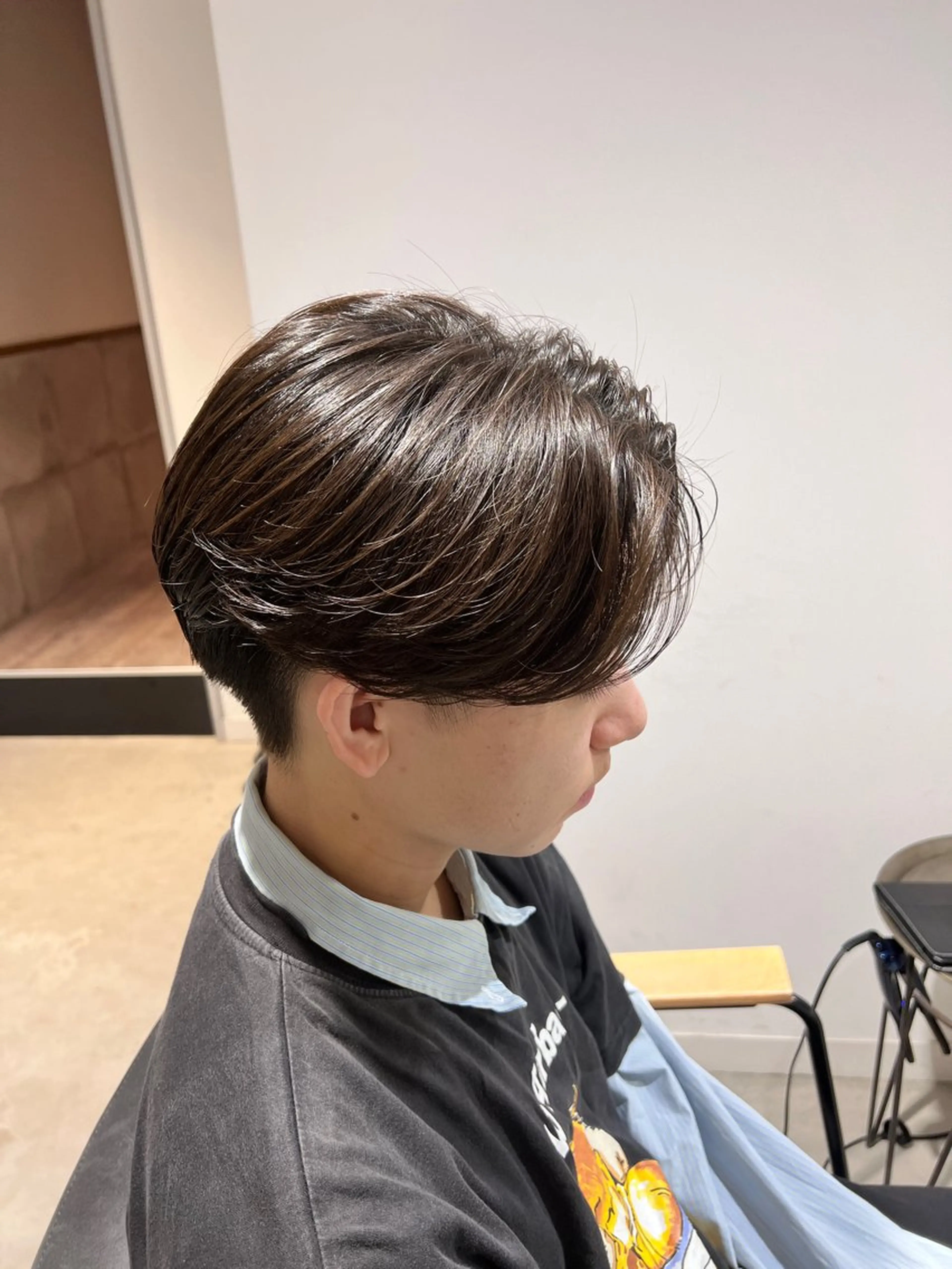 ミディアム パーマ メンズ ミディアムパーマ センターパート メンズ韓国風 メンズパーマ 韓国風ヘア カット パーマ メンズカットパーマ ✂️ JOYAのヘアスタイル