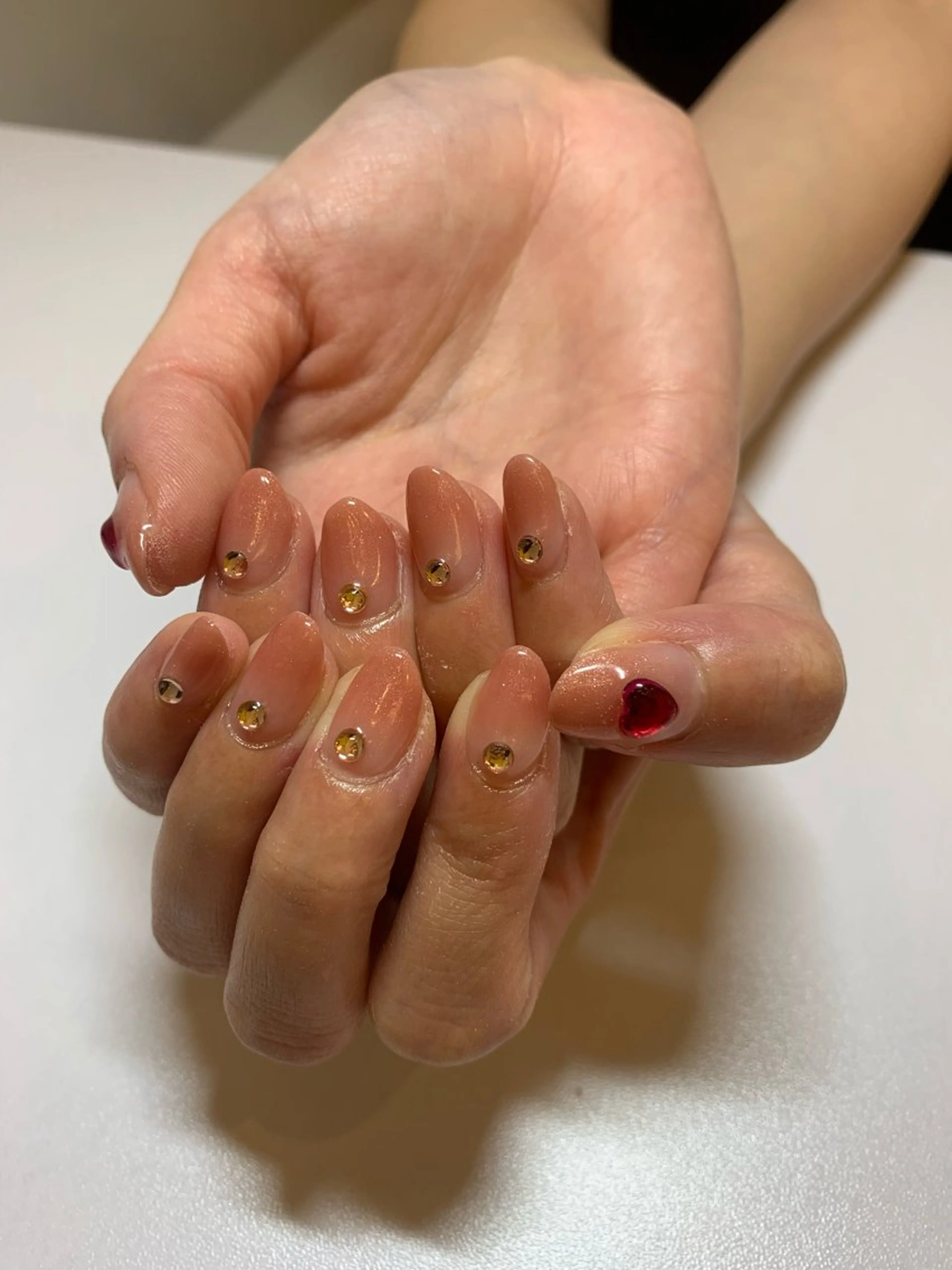 ネイル ストーンネイル Frere nailのネイルデザイン