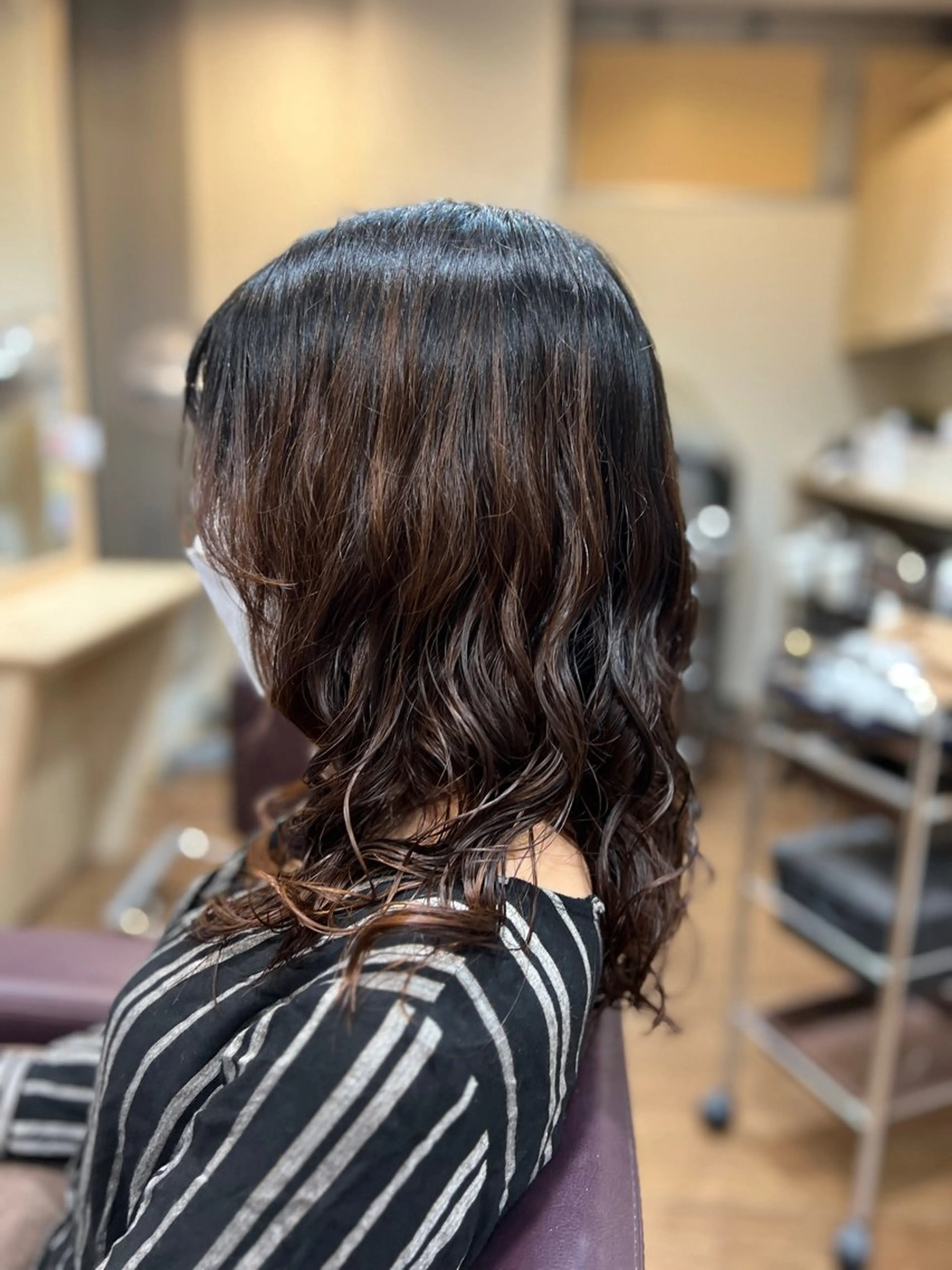 セミロング パーマ 小林 光紗のヘアスタイル