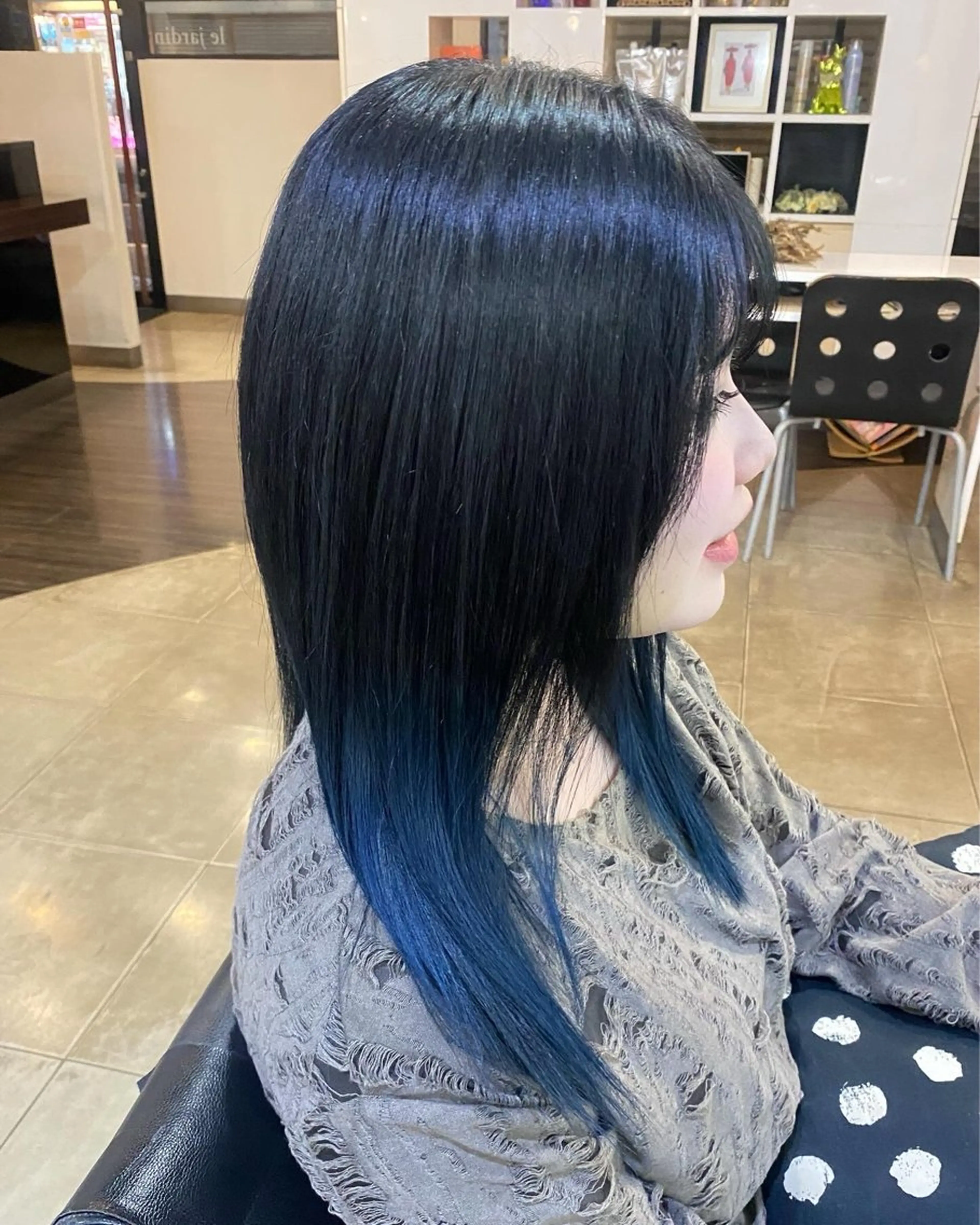 セミロング カラー ヘアアレンジ ブルーカラー グラデーションカラー DISCOHAIRsanc（ルジャルダン町田）所属・烏山 達也のヘアスタイル