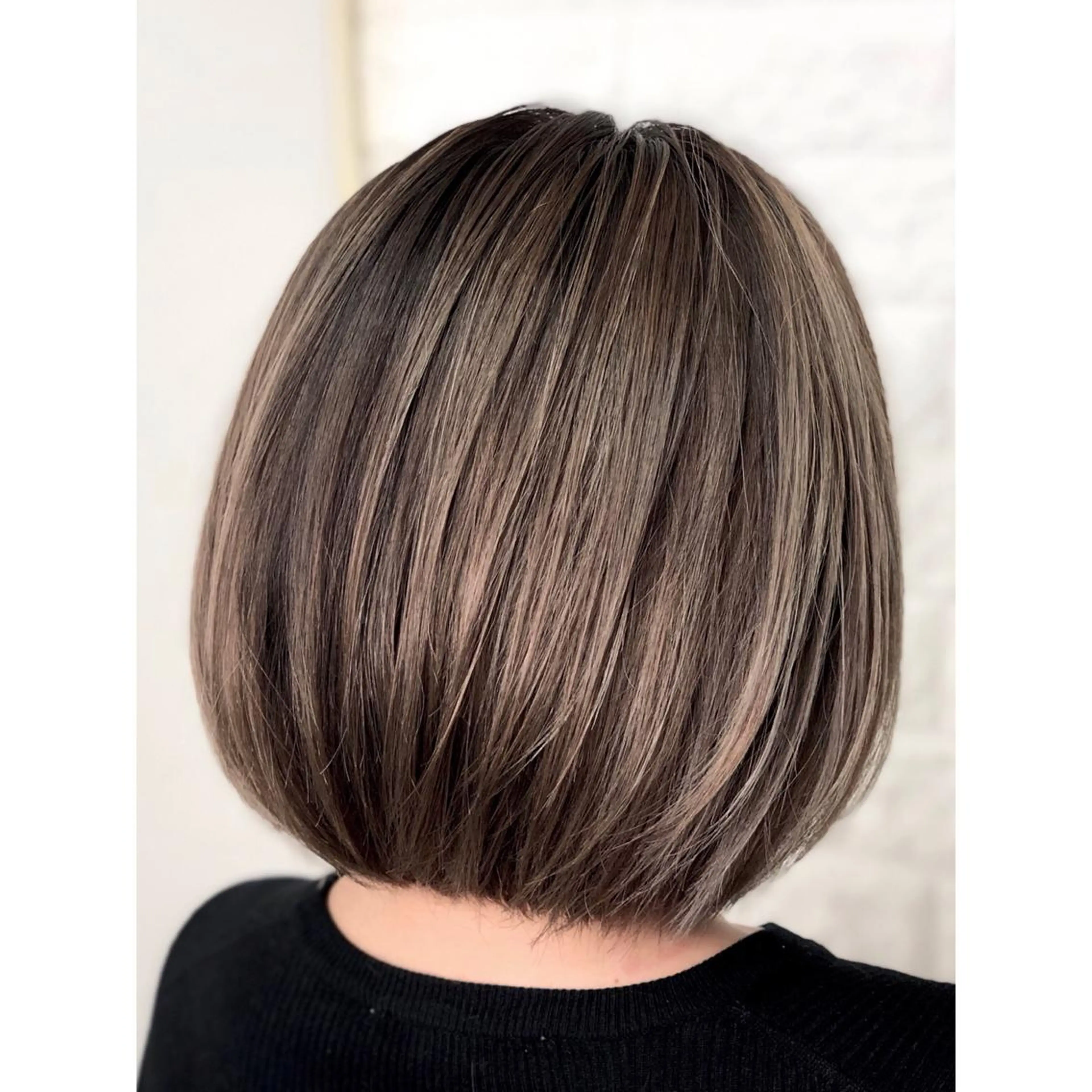 ショート カラー バレイヤージュ ブリーチ グレージュ 外国人風カラー レイヤーカット KIZU 髪質改善 オカルト怪談のヘアスタイル