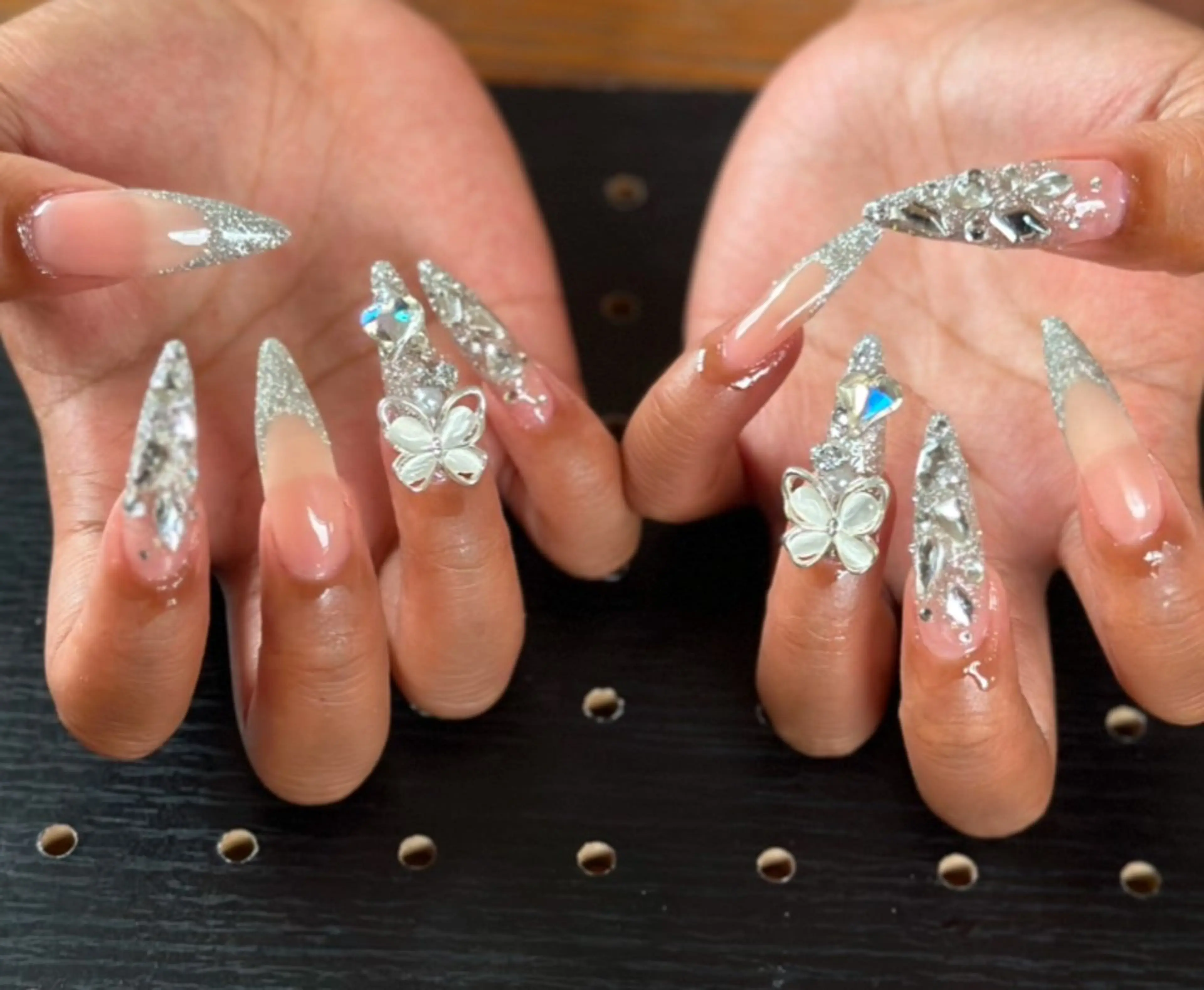 ネイル シャインネイル所属・伊藤 くるみのネイルデザイン