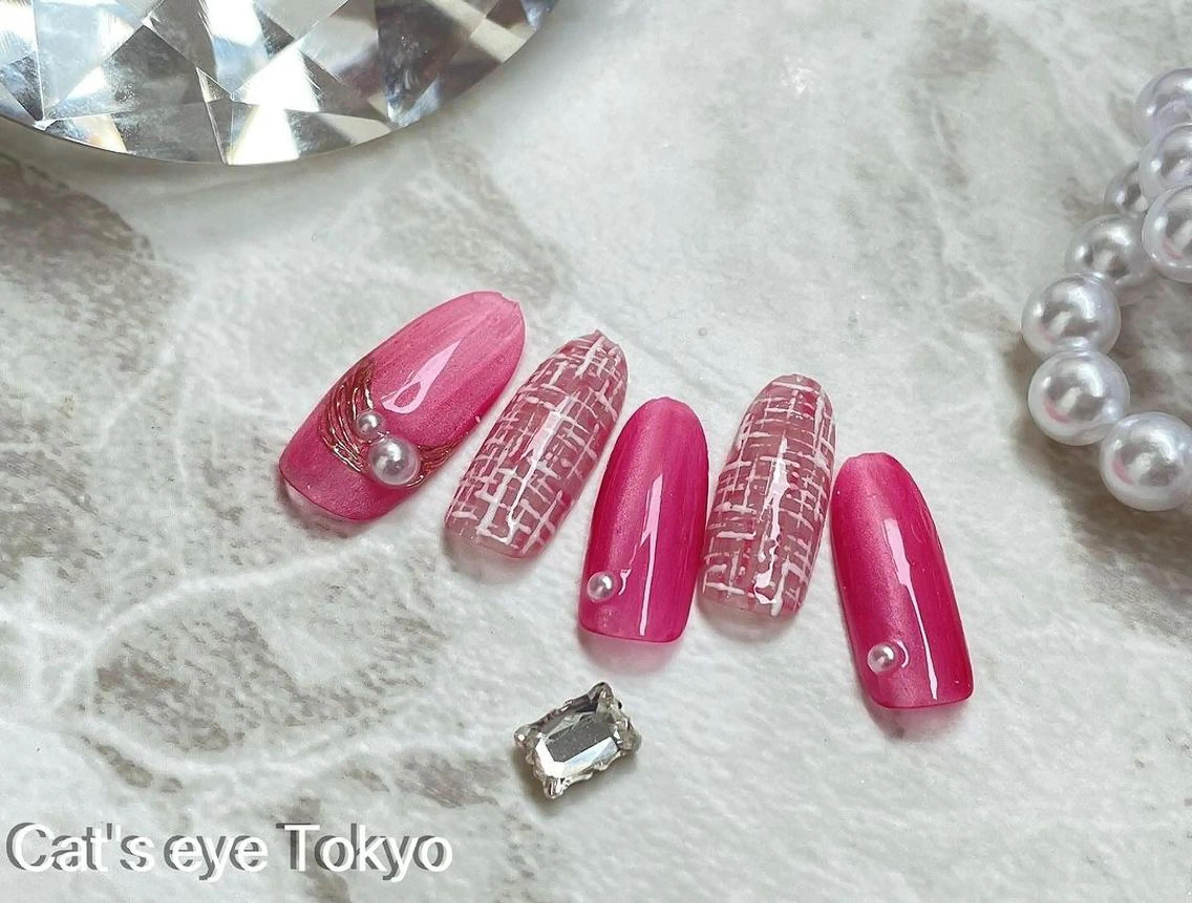 ネイル アートネイル べっ甲ネイル ジェルネイル マグネットネイル ミラーネイル Cat's eye TOKYO 新宿店のネイルデザイン