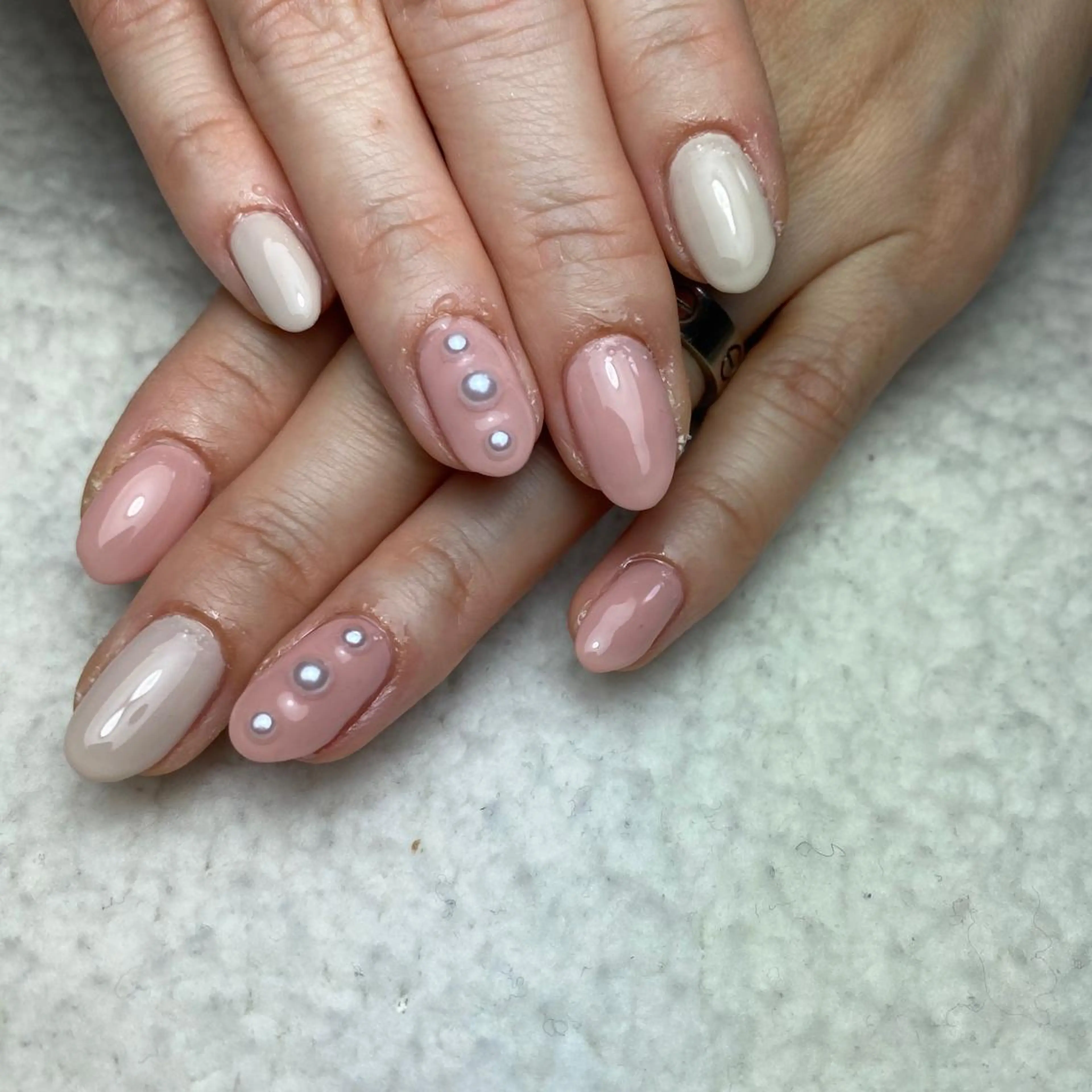 ネイル シンプルネイル 春ネイル ハンドネイル COCO+所属・COCO +のエステ・リラクイメージ