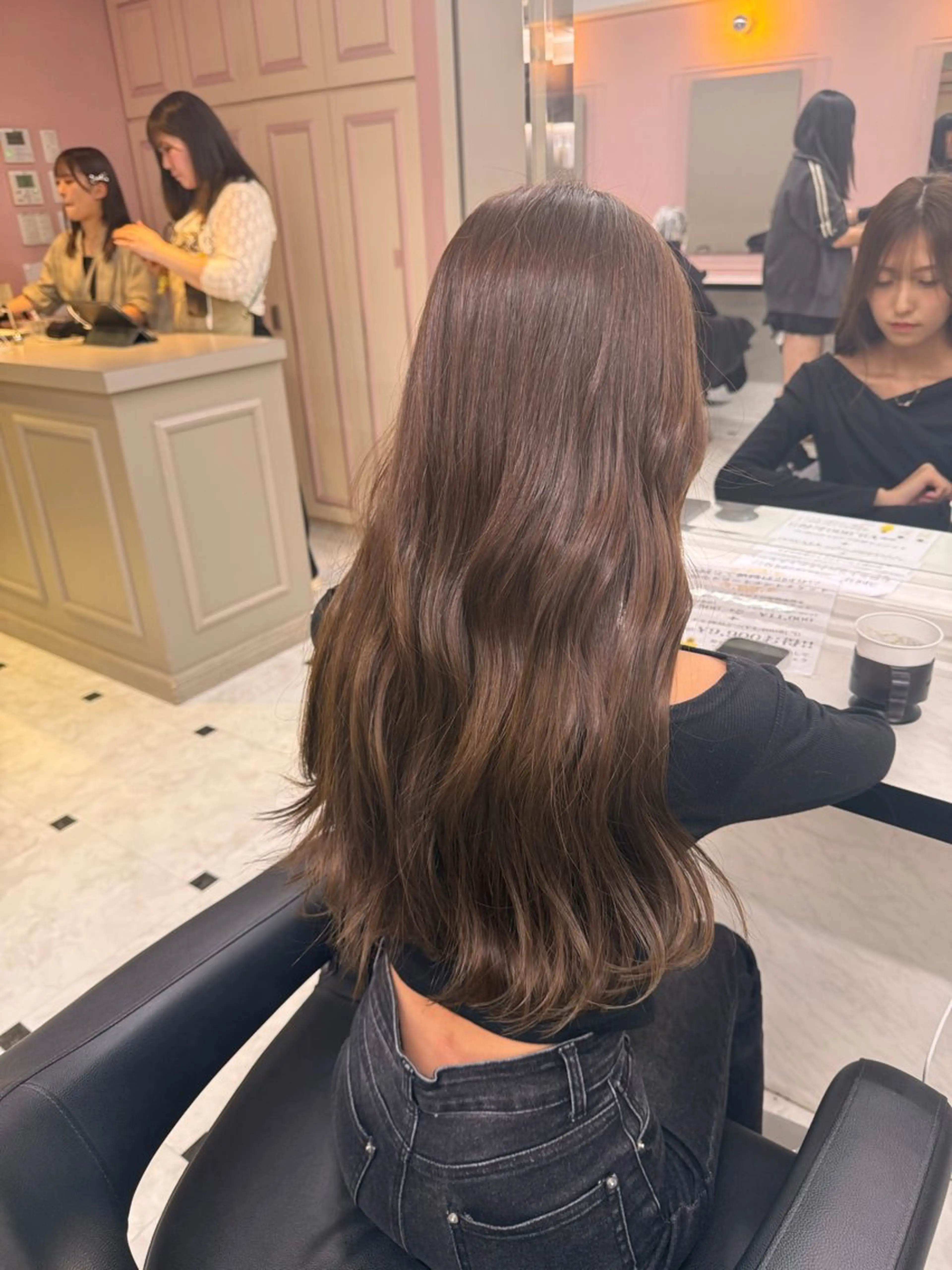 ロング カラー カット ヘアカラー 韓国風グレージュ 🤍たくみ🤍のヘアスタイル