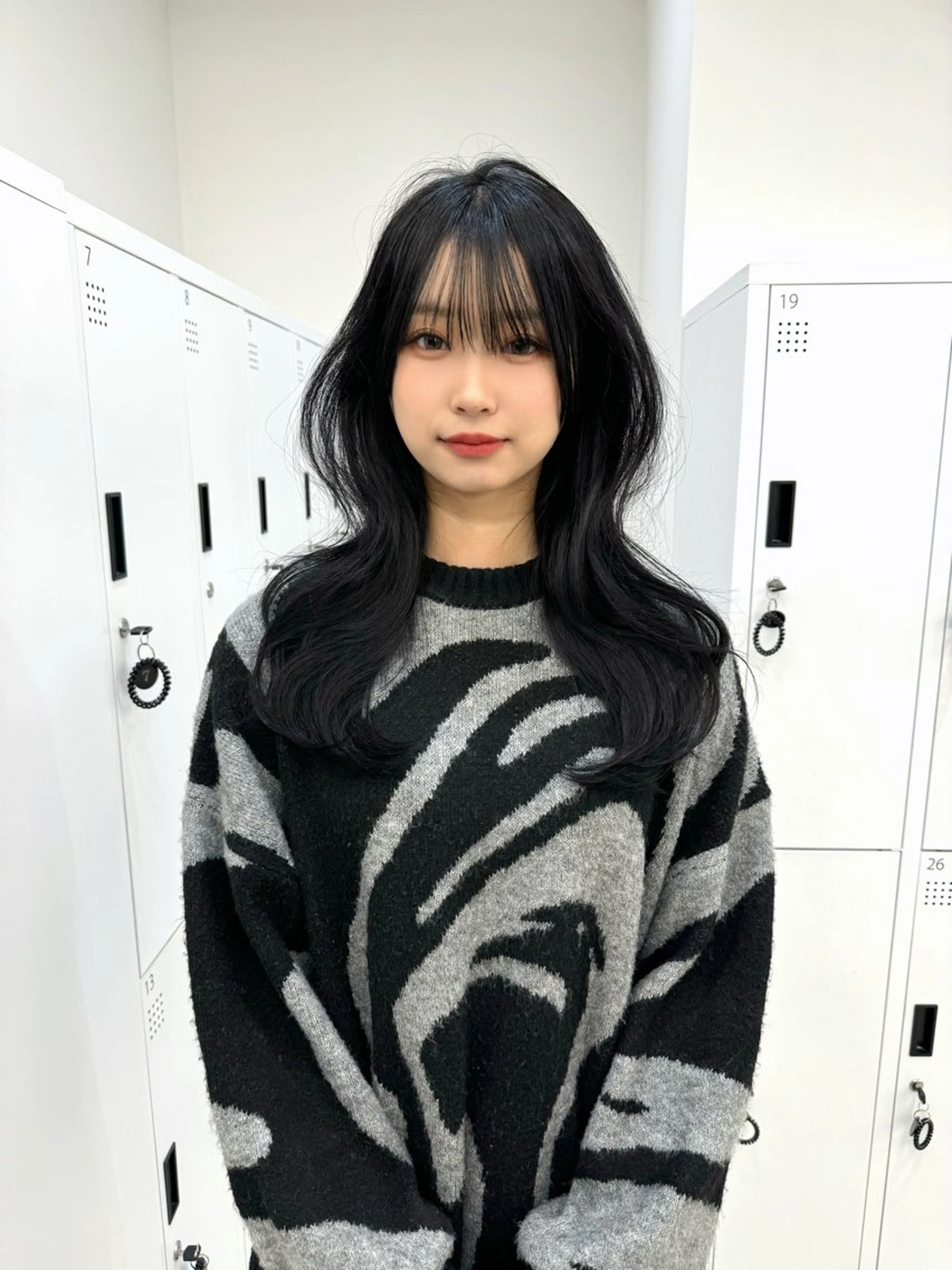 ロング 韓国風ヘア レイヤーカット ローレイヤー カット ヘアカラー トリートメント 似合わせカットが 得意な美容師のヘアスタイル