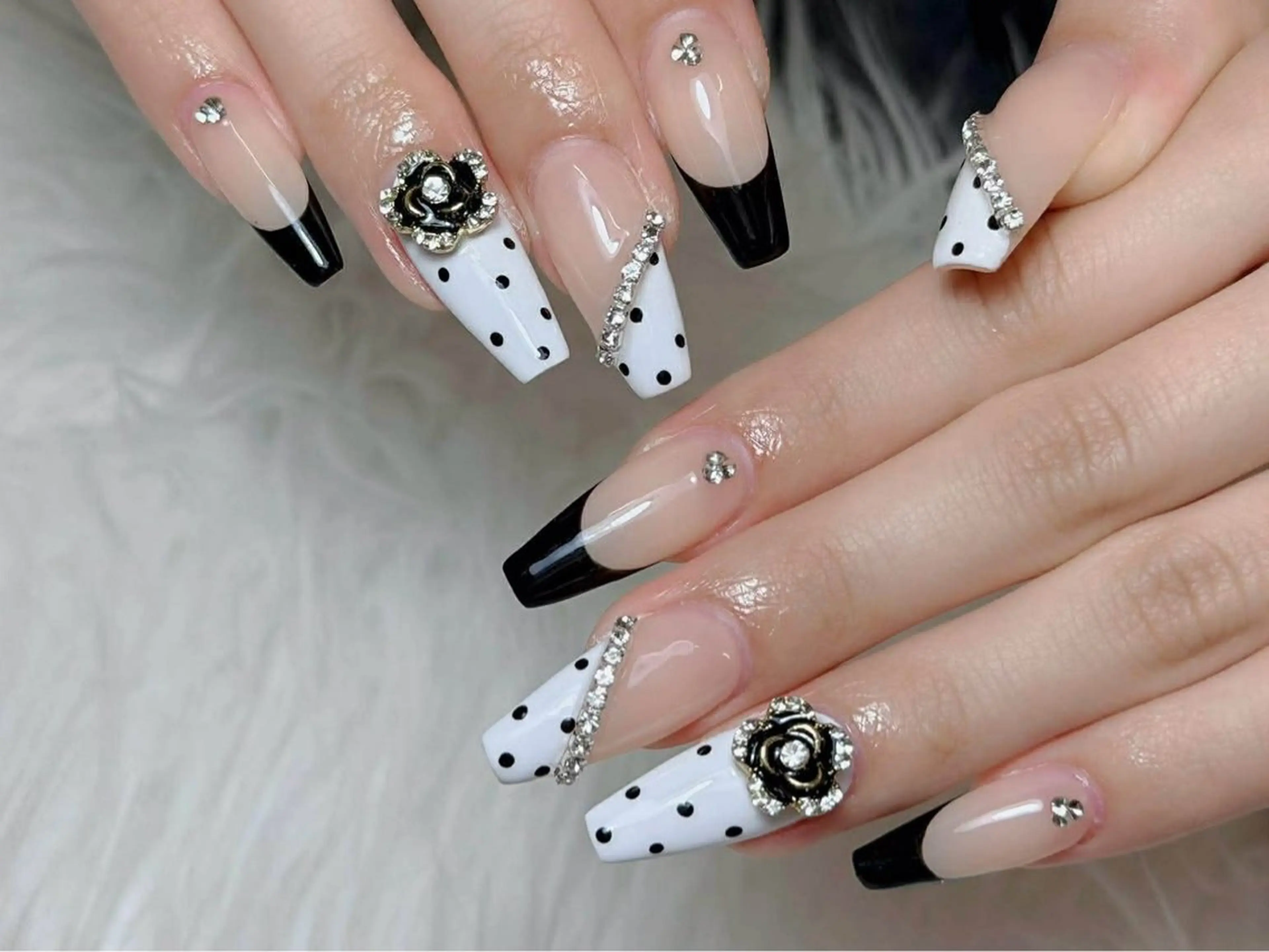 ネイル オーロラネイル チークネイル フットネイル フレンチネイル 韓国ネイル ハンドネイル Lumi Nailのネイルデザイン