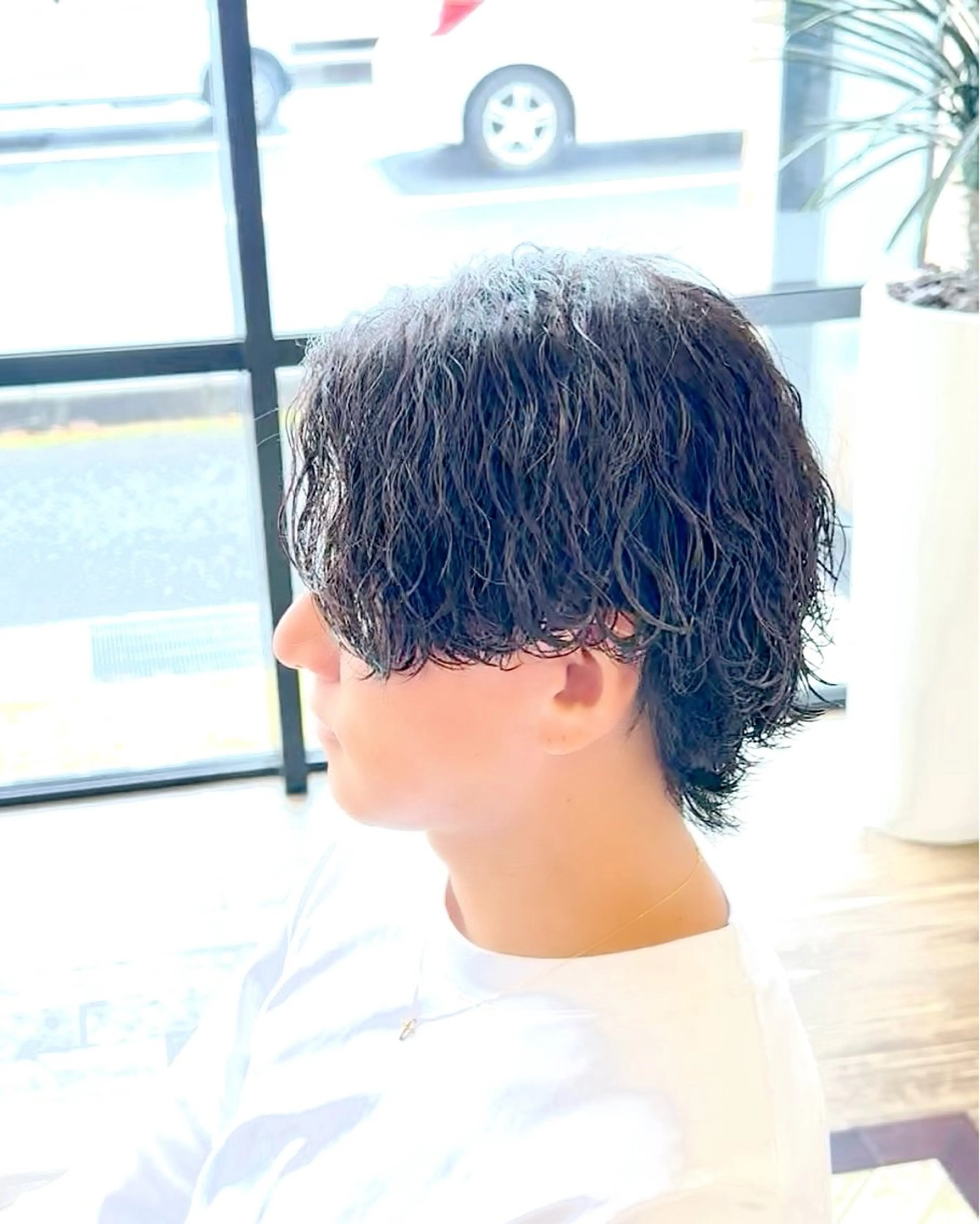 パーマ メンズ センターパート 波巻きパーマ メンズウルフカット ウルフカット カット パーマ 川地 由麿のヘアスタイル