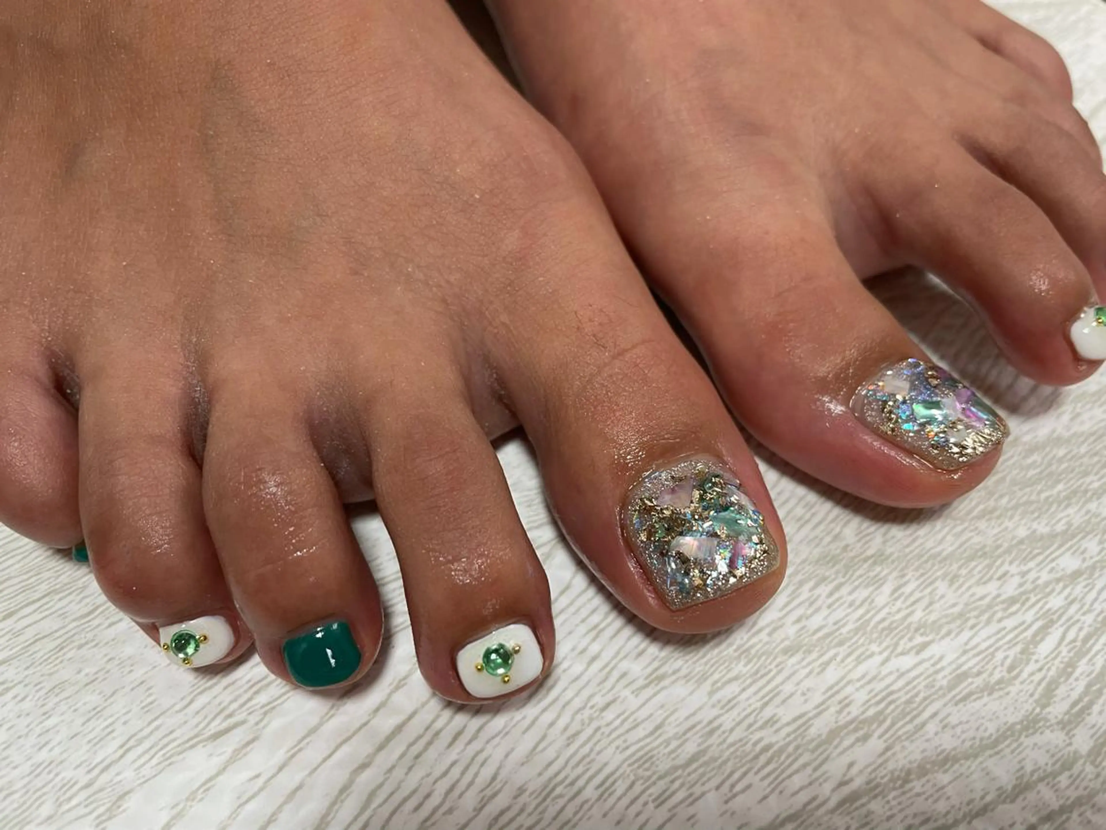 ネイル フットネイル フットネイル Ulu Nail 🌱MOMOKAのネイルデザイン