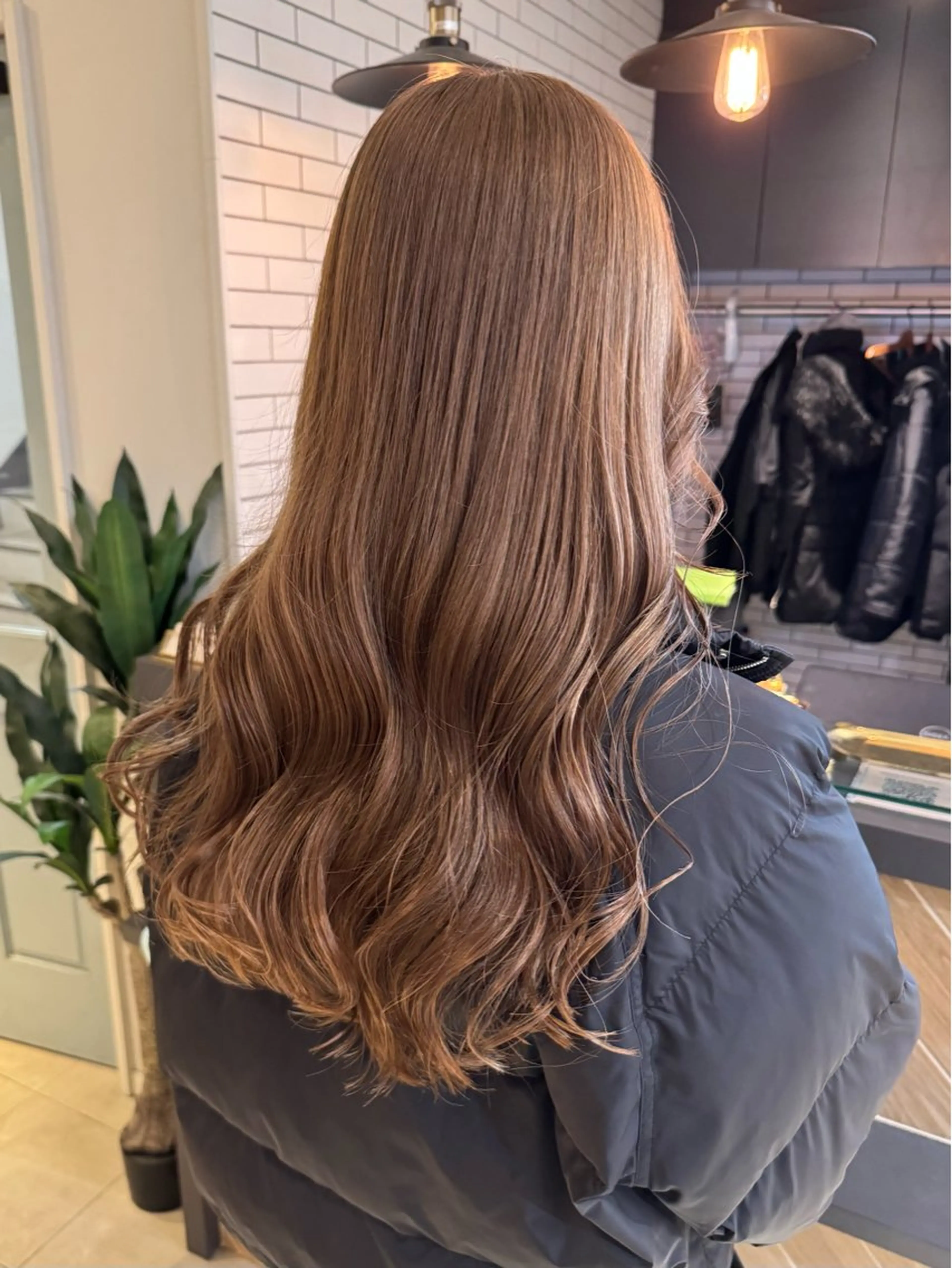 ロング カラー ブリーチ グレージュ ミルクティーグレージュ ヘアカラー トリートメント 🍀ブリーチ/艶カラ ー🍀 コイケのヘアスタイル