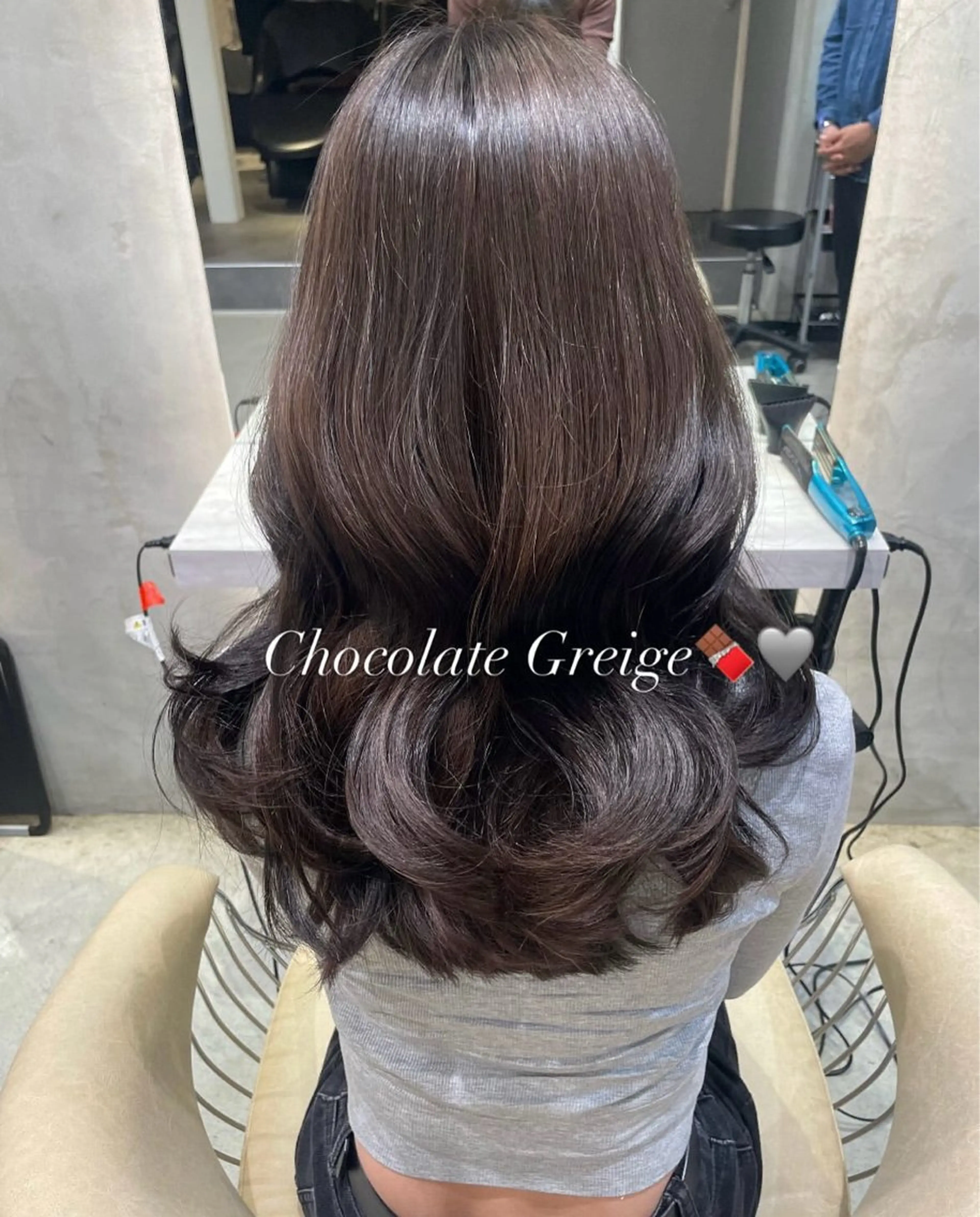 カラー londnaitre 乙川友杏のヘアスタイル