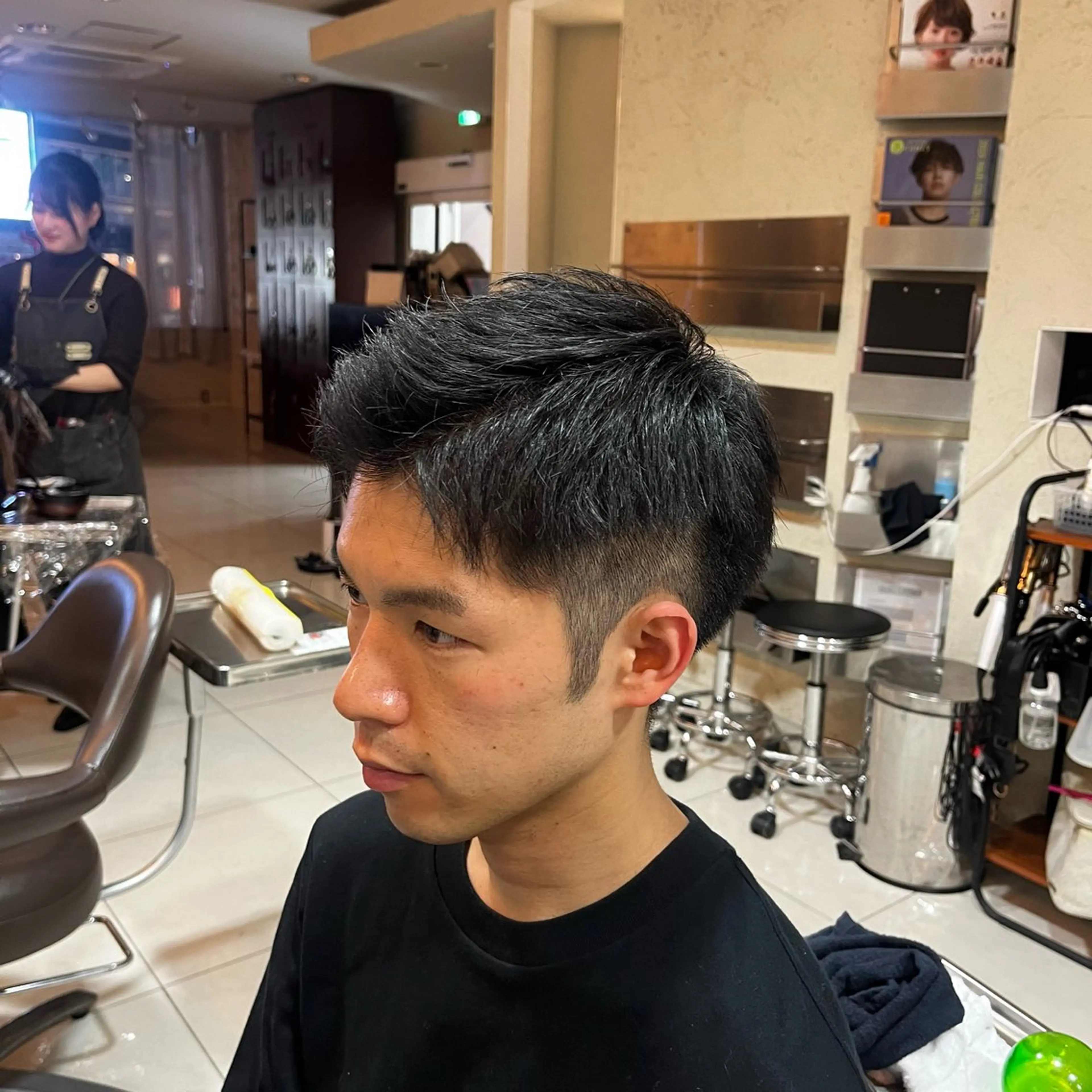 メンズ 刈り上げ 艶髪ブリーチカラー 💗manaka💗のヘアスタイル