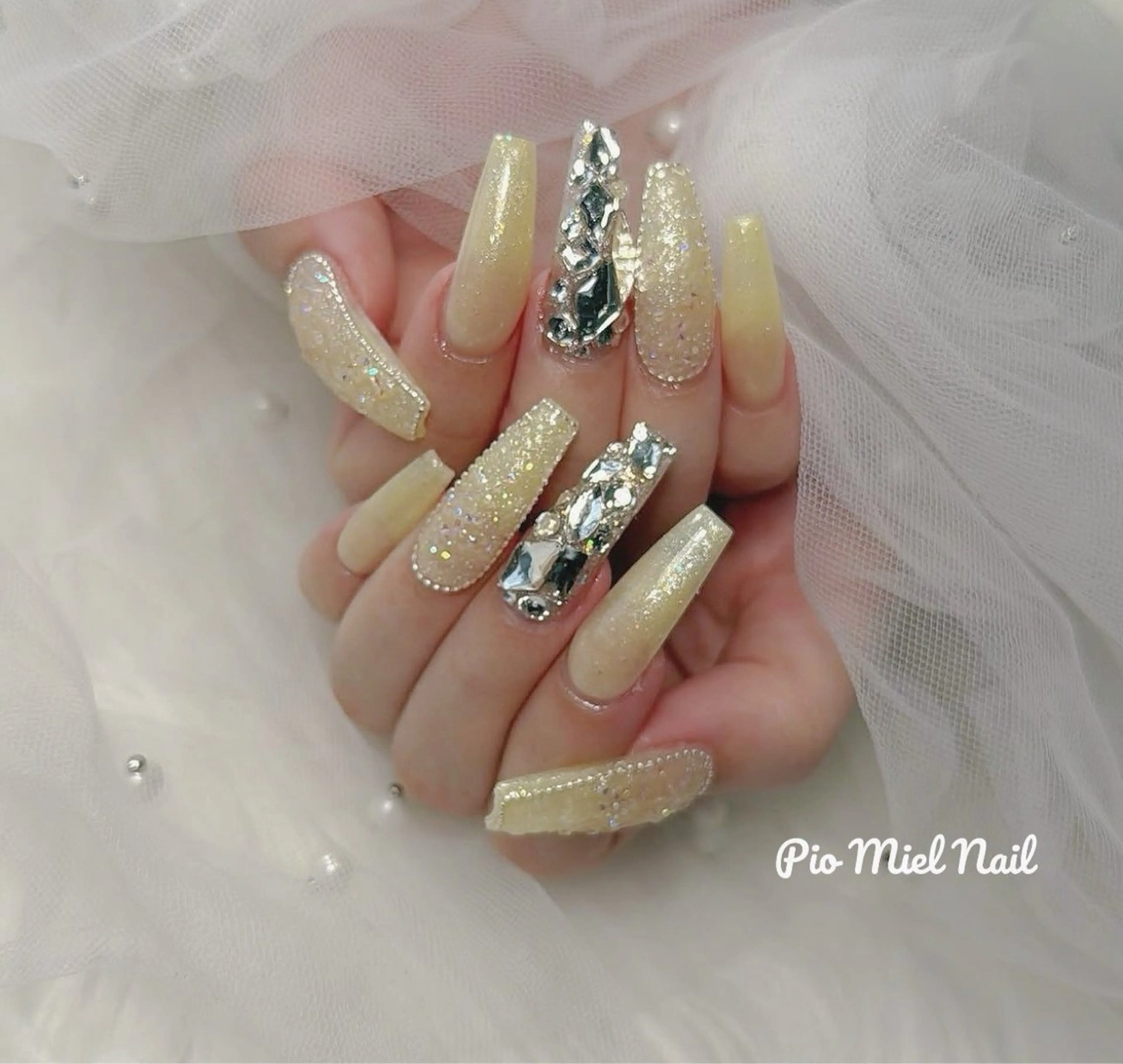 ネイル オーロラネイル ラメ(グリッター) ハンドネイル HANA 長さだしのネイルデザイン