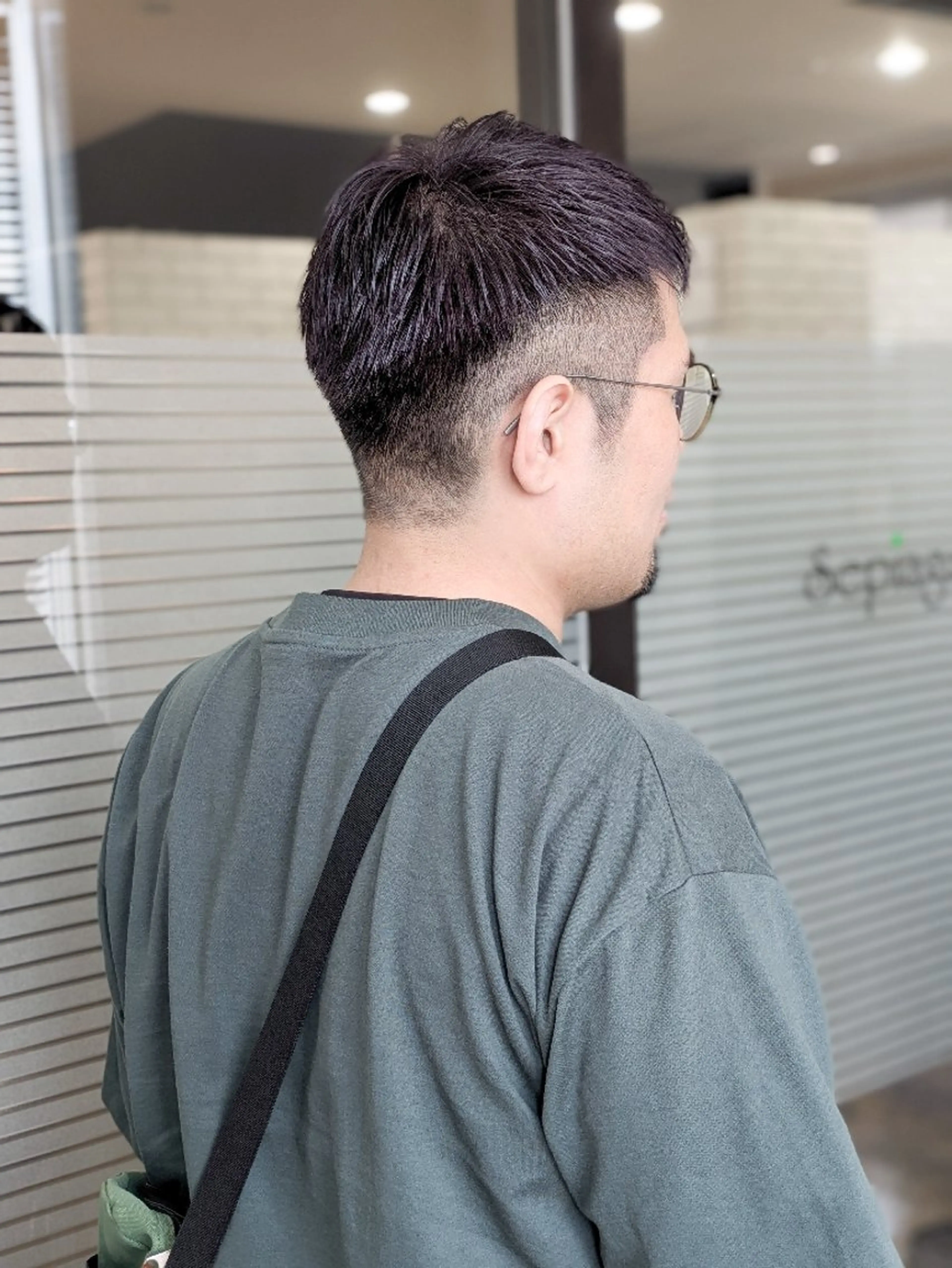 ショート カラー メンズ ディープパープル パープルカラー sepiage trois所属・酒井 亜希のヘアスタイル