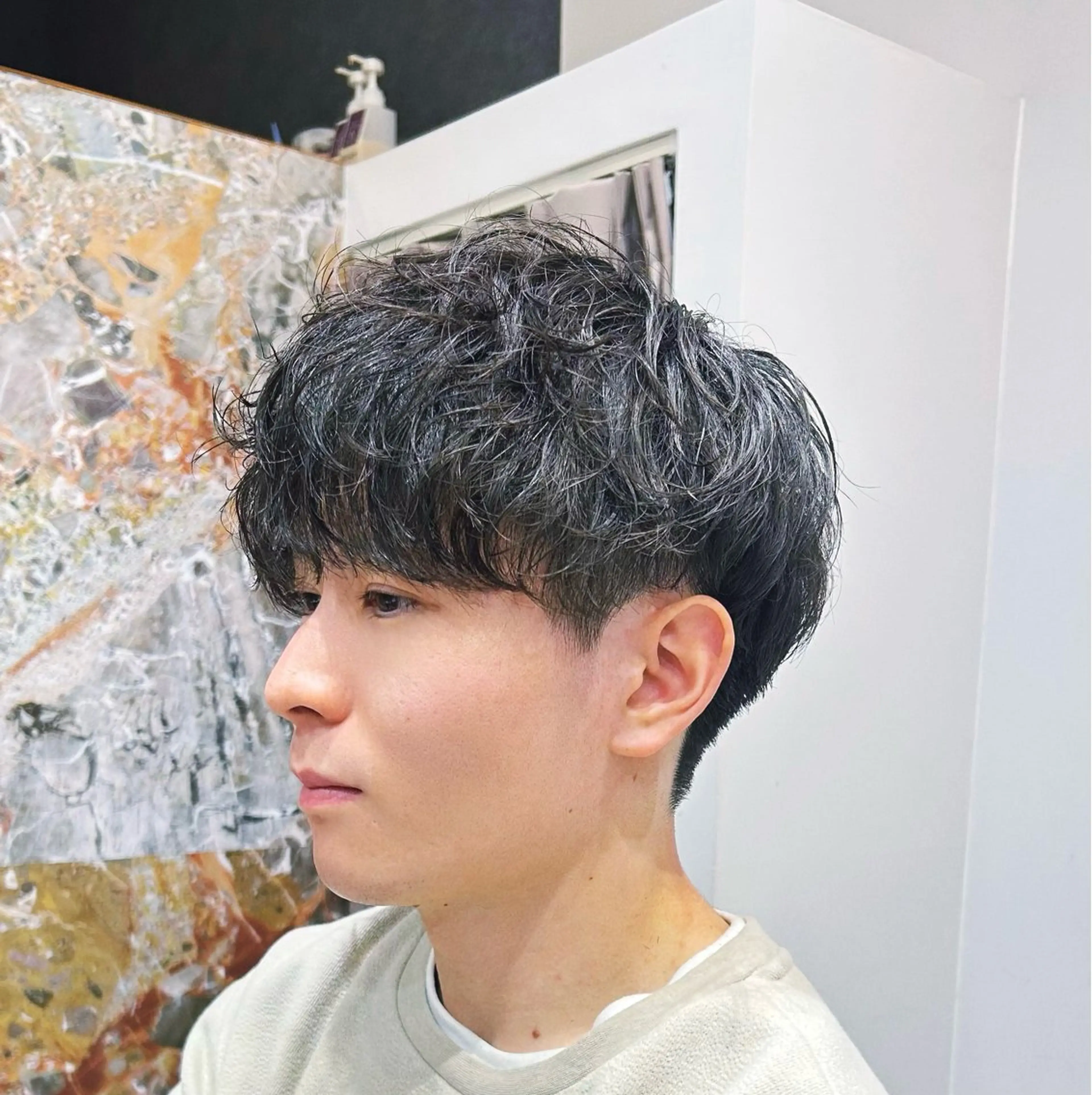 ショート パーマ メンズ calna by ELMO  上ノ井のヘアスタイル