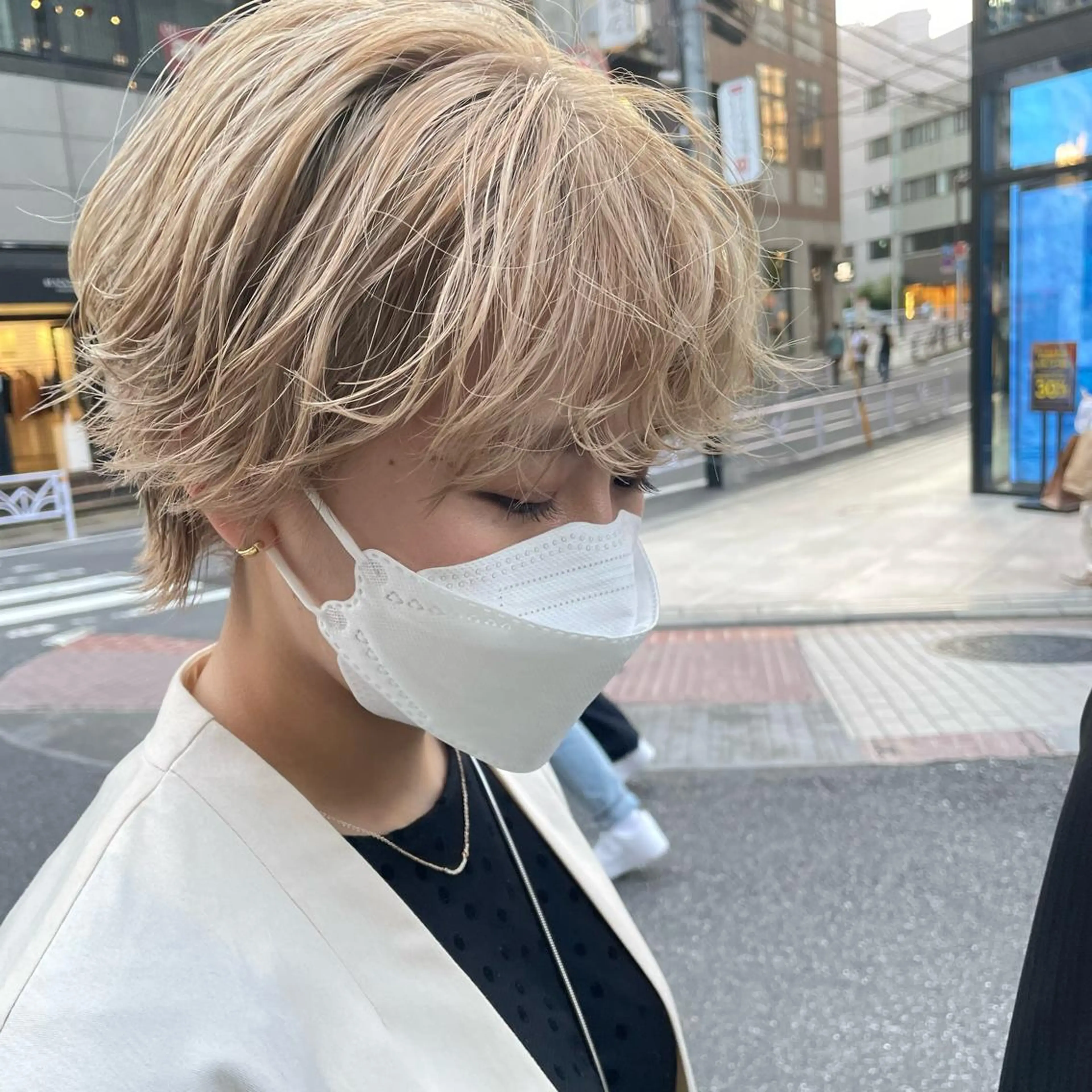 ショート カラー china/ボブ /ブリーチカラーのヘアスタイル