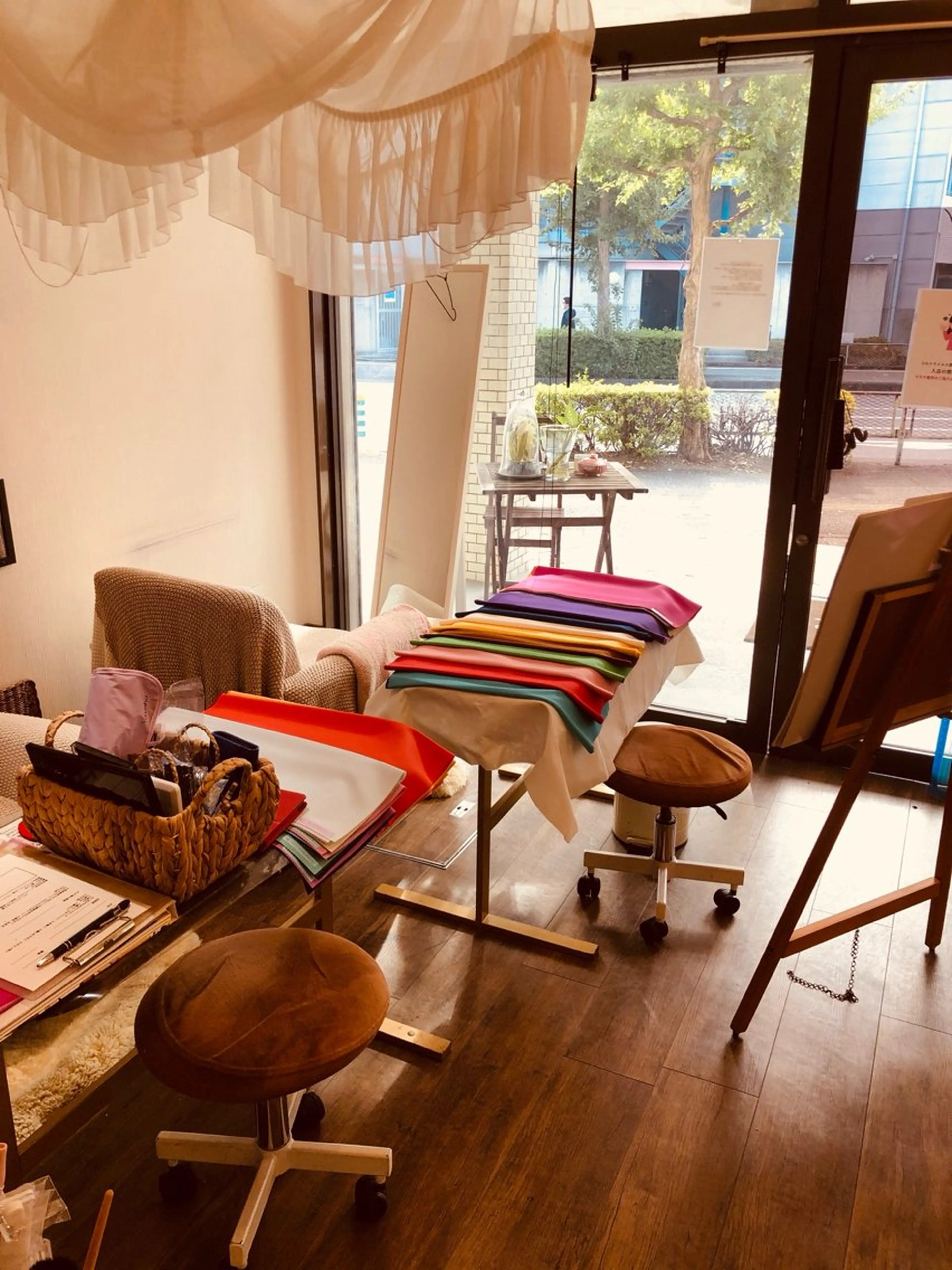 ミニモ限定 パーソナルカラー診断 似合う色×美肌に見える色をご提案(ベストカラー コスメカラー ヘアーカラーアドバイス)の写真