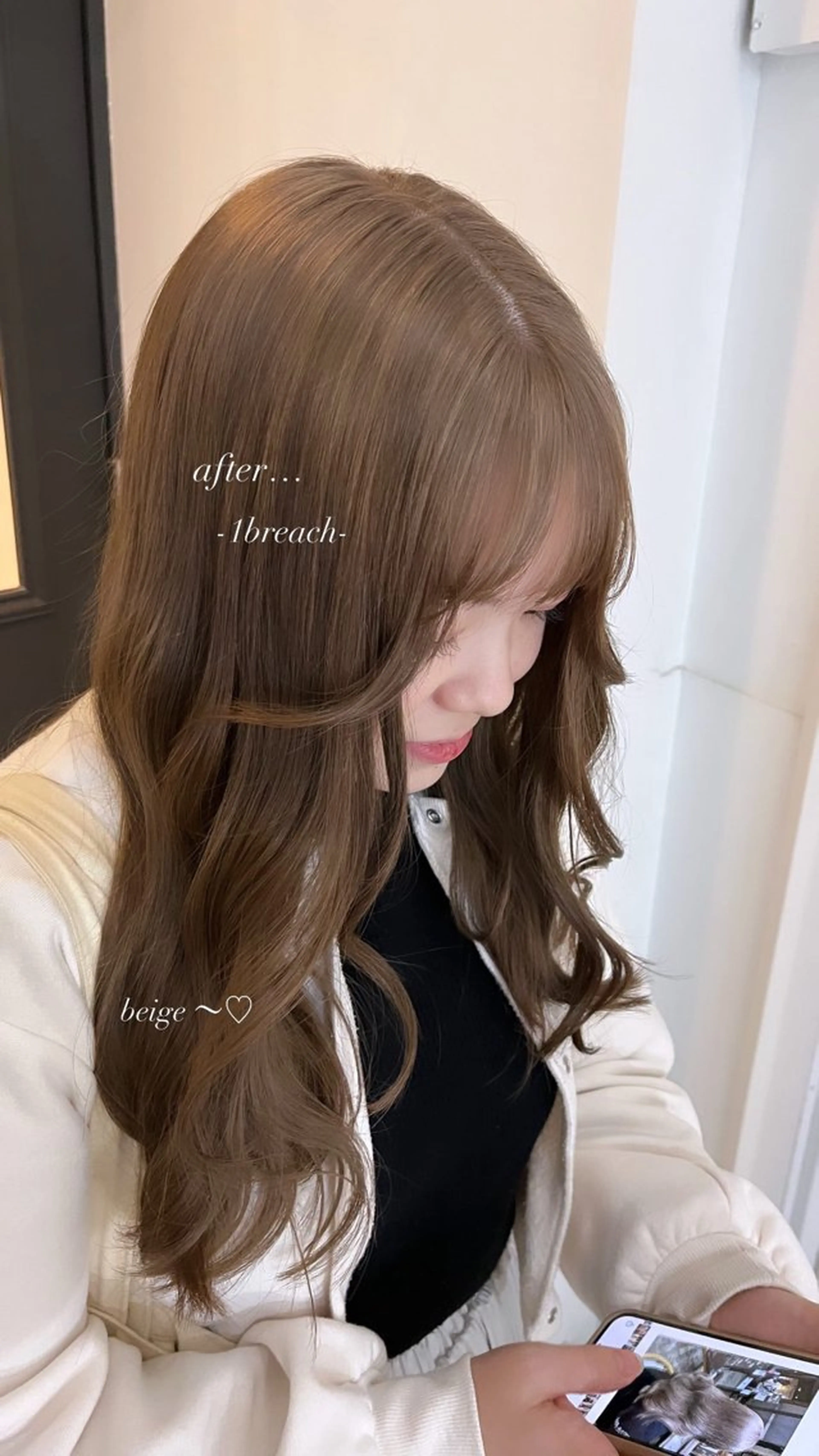 ロング カラー ヘアアレンジ ベージュカラー ブリーチ カット ヘアカラー 光本 杏のヘアスタイル