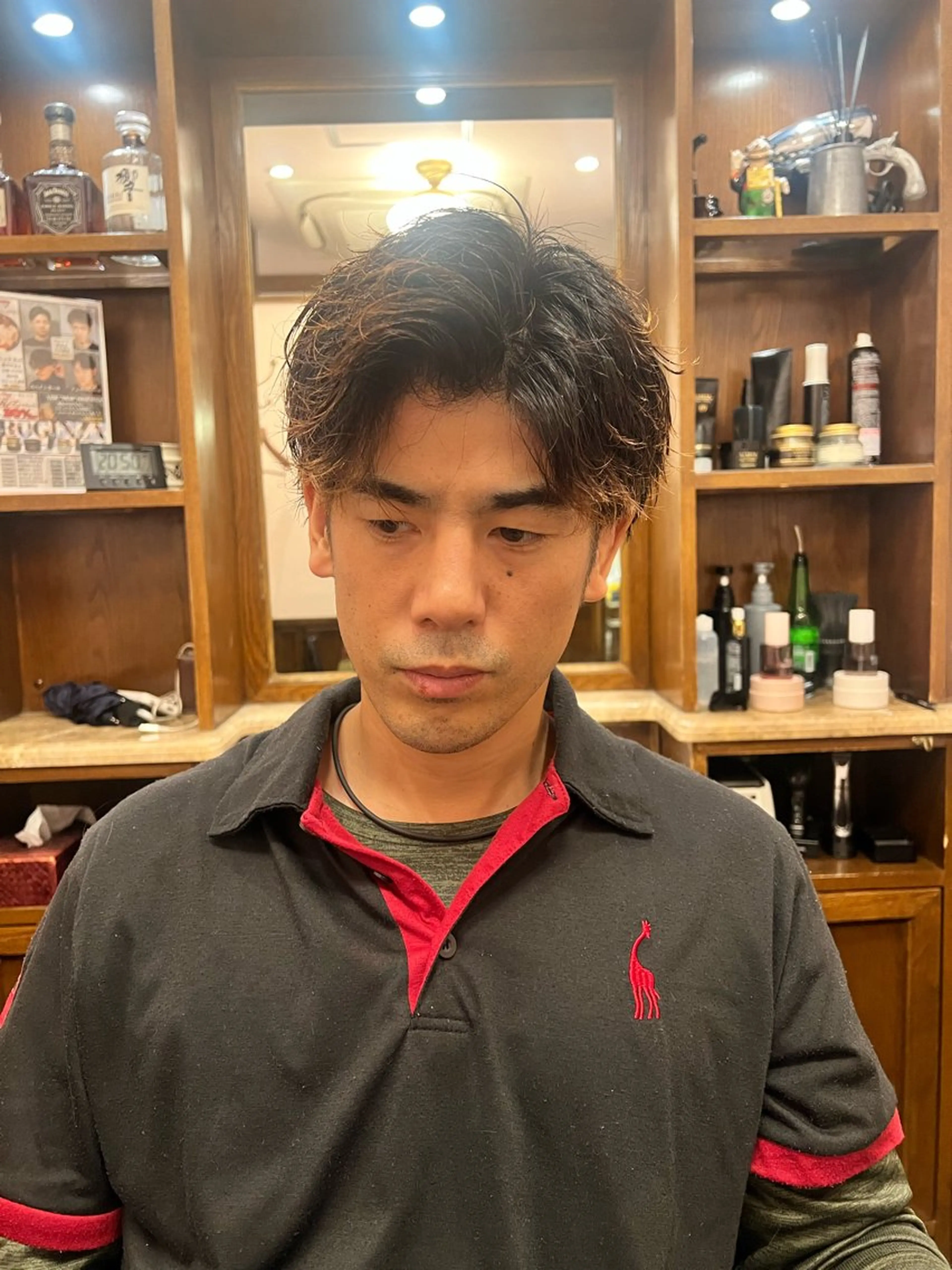 セミロング ヒロ銀座バーバーショップ丸の内所属・秋山 琳太のヘアスタイル