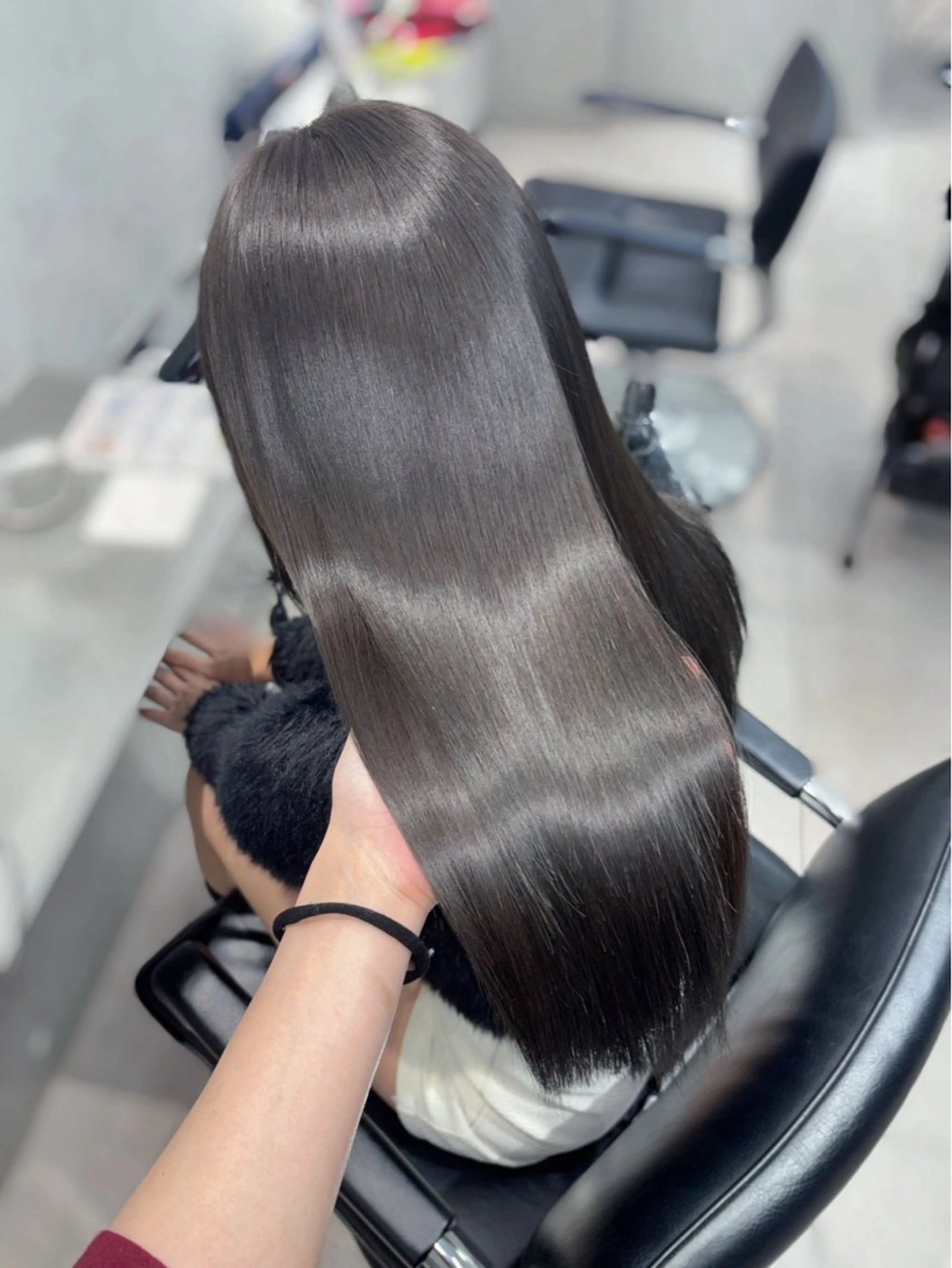 ロング カラー 黒髪 ブルーカラー ブルーブラック 髪質改善 ヘアカラー 縮毛矯正 表参道/ハイライト バレイヤージュのヘアスタイル