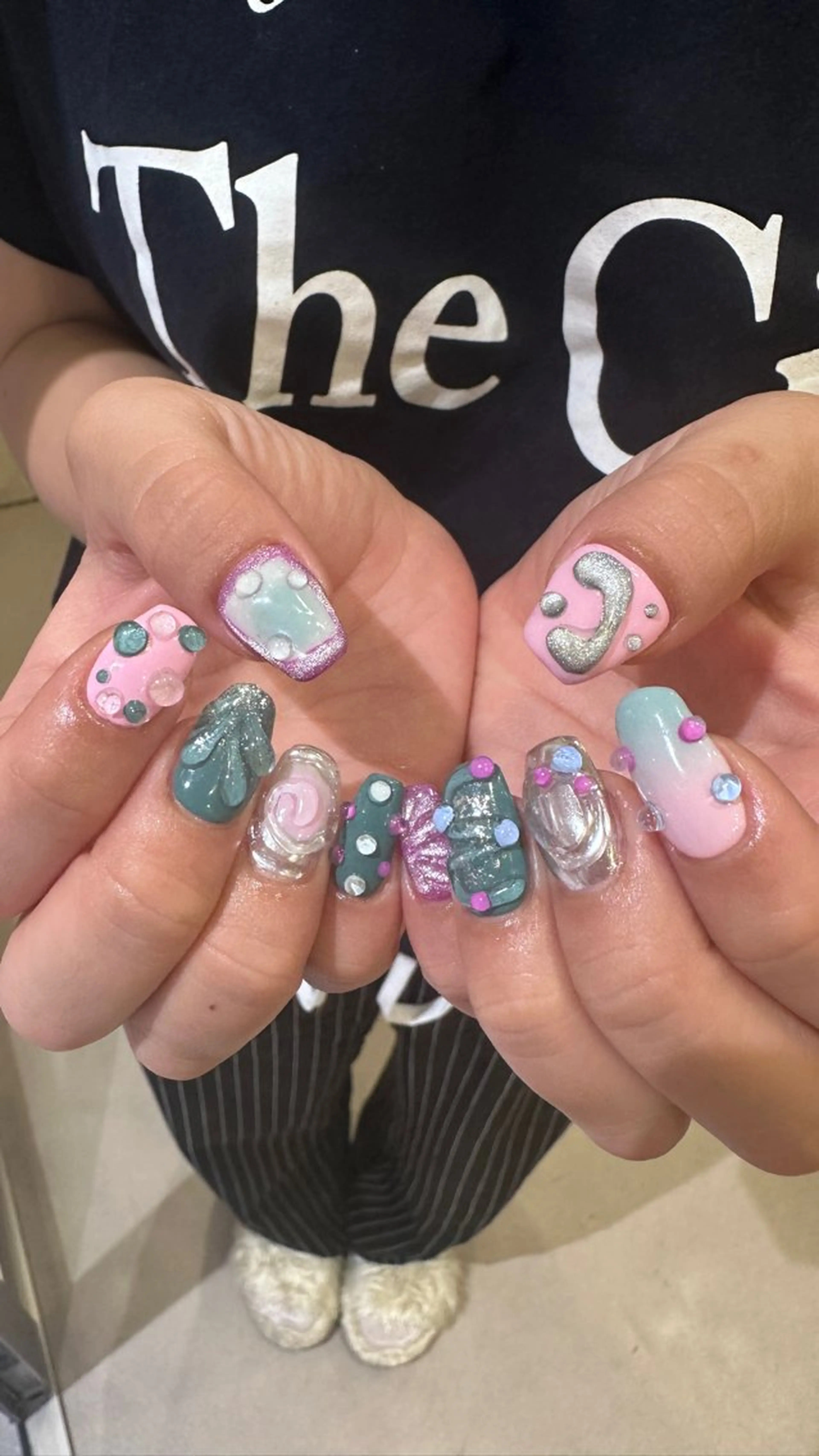 ネイル ハンドネイル 👽個性派ネイル🎀 komachiのヘアスタイル