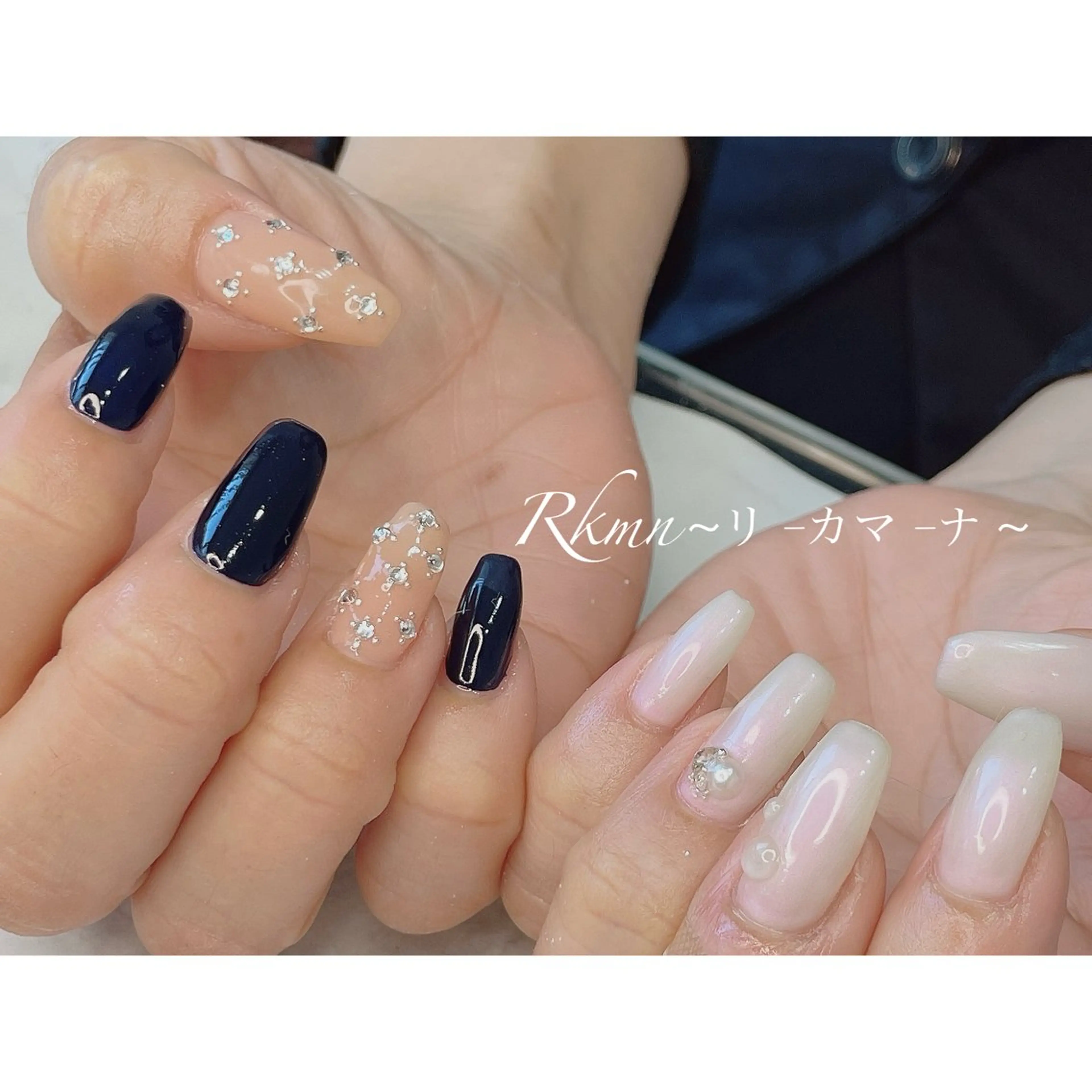 ネイル アートネイル オーロラネイル ネイビー 春ネイル ホワイト ハンドネイル フットネイル ハンドケア Rkmn ~リ-カマ-ナ~のネイルデザイン