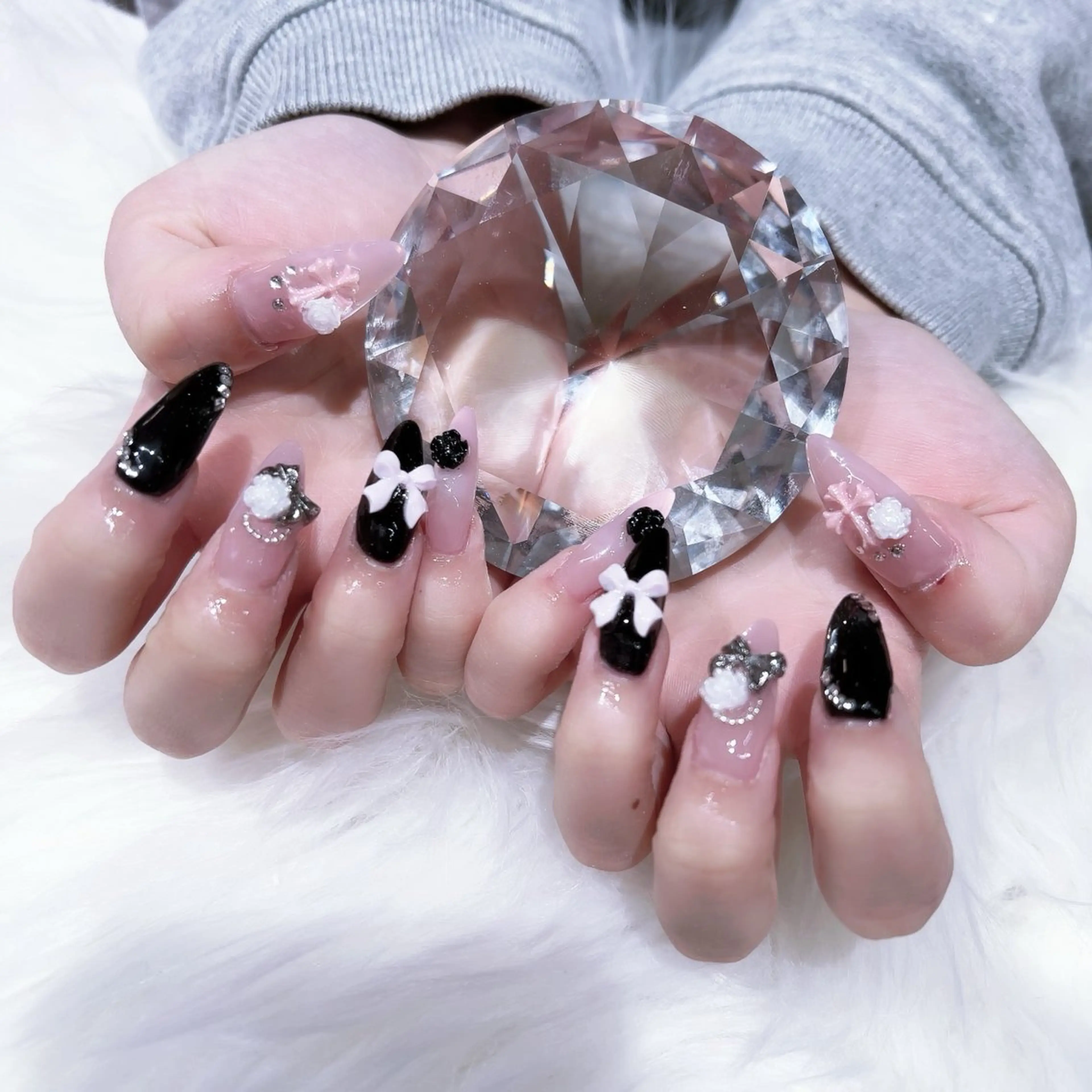 ネイル Rola所属・⟡˖· まゆり꙳⟡のネイルデザイン