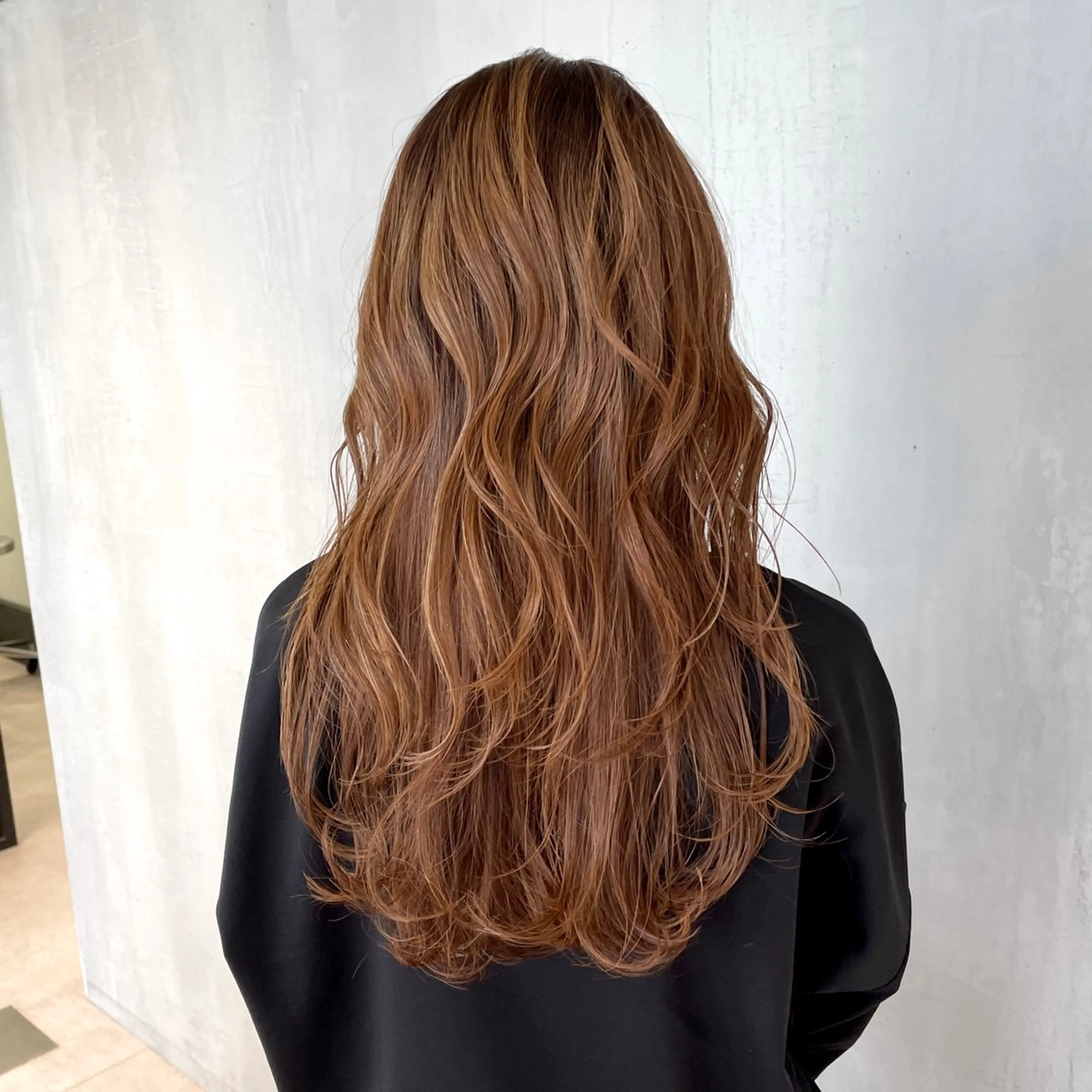 ロング カラー ハイライトカラー 顔周りカット ハイライト ロング カット ヘアカラー トリートメント ヘッドスパ DX SHARE SALON所属・matka白髪ぼかし 大人ヘア/KEIKOのヘアスタイル