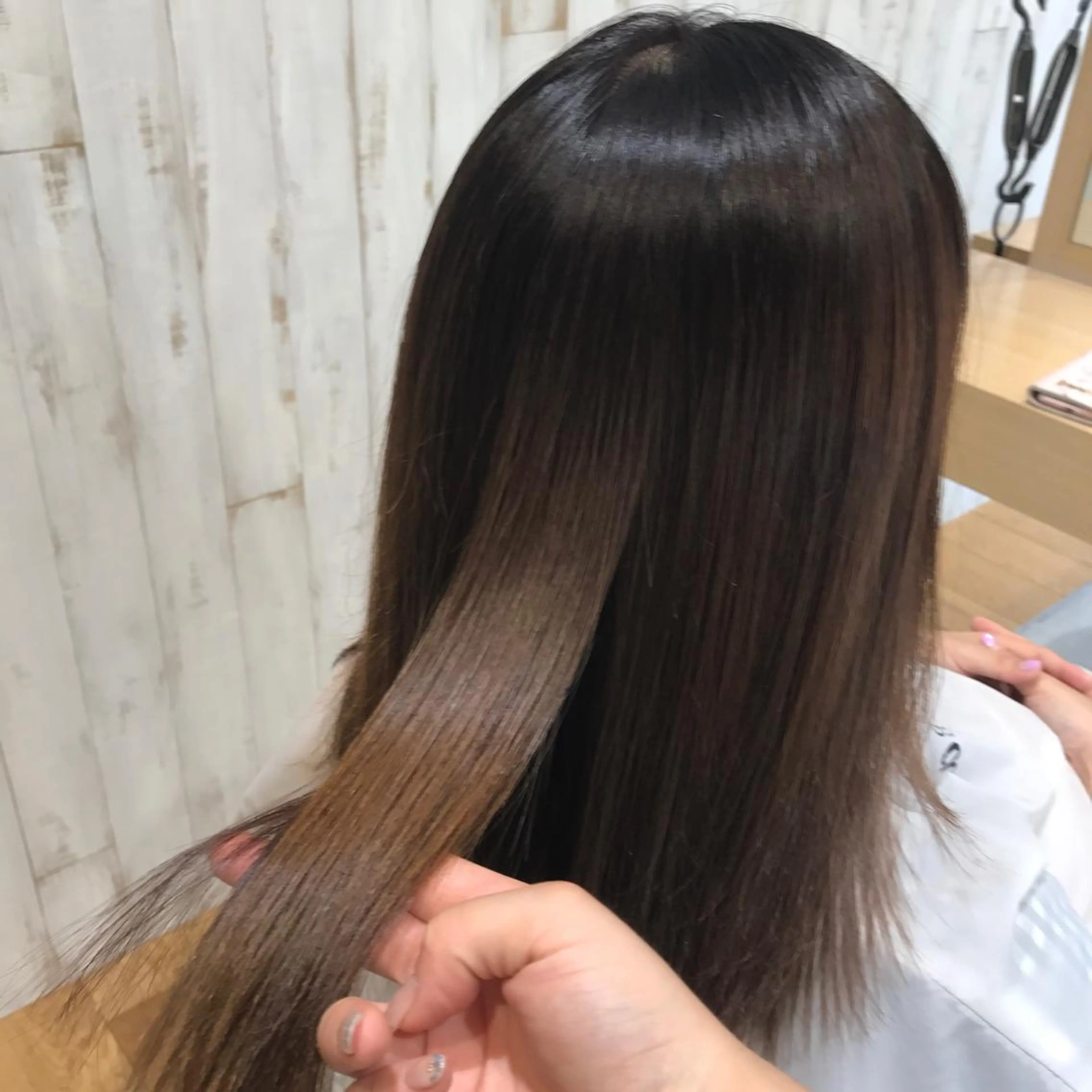 セミロング 庄司 美佑樹のヘアスタイル