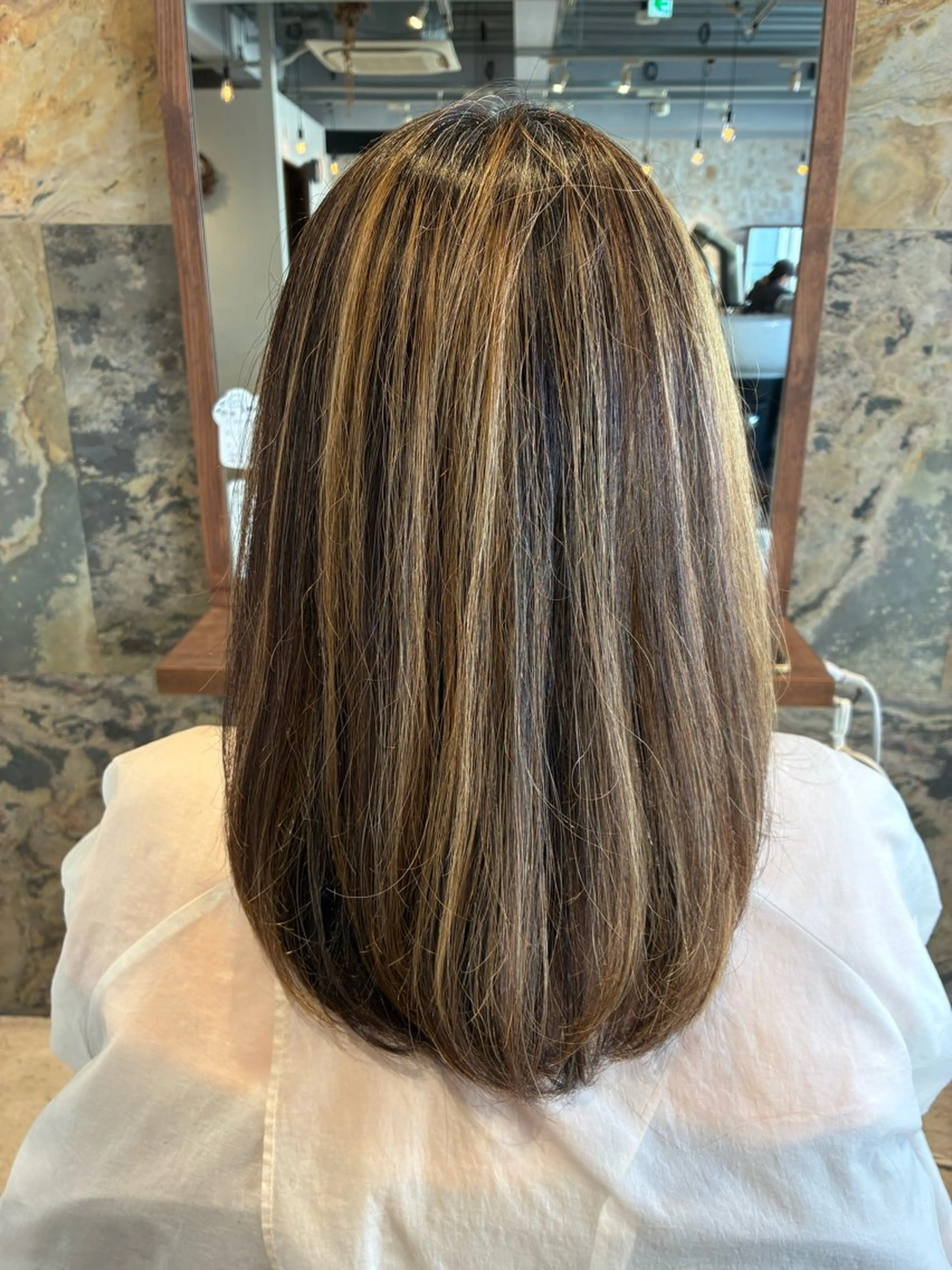 ロング 安田 純香のヘアスタイル