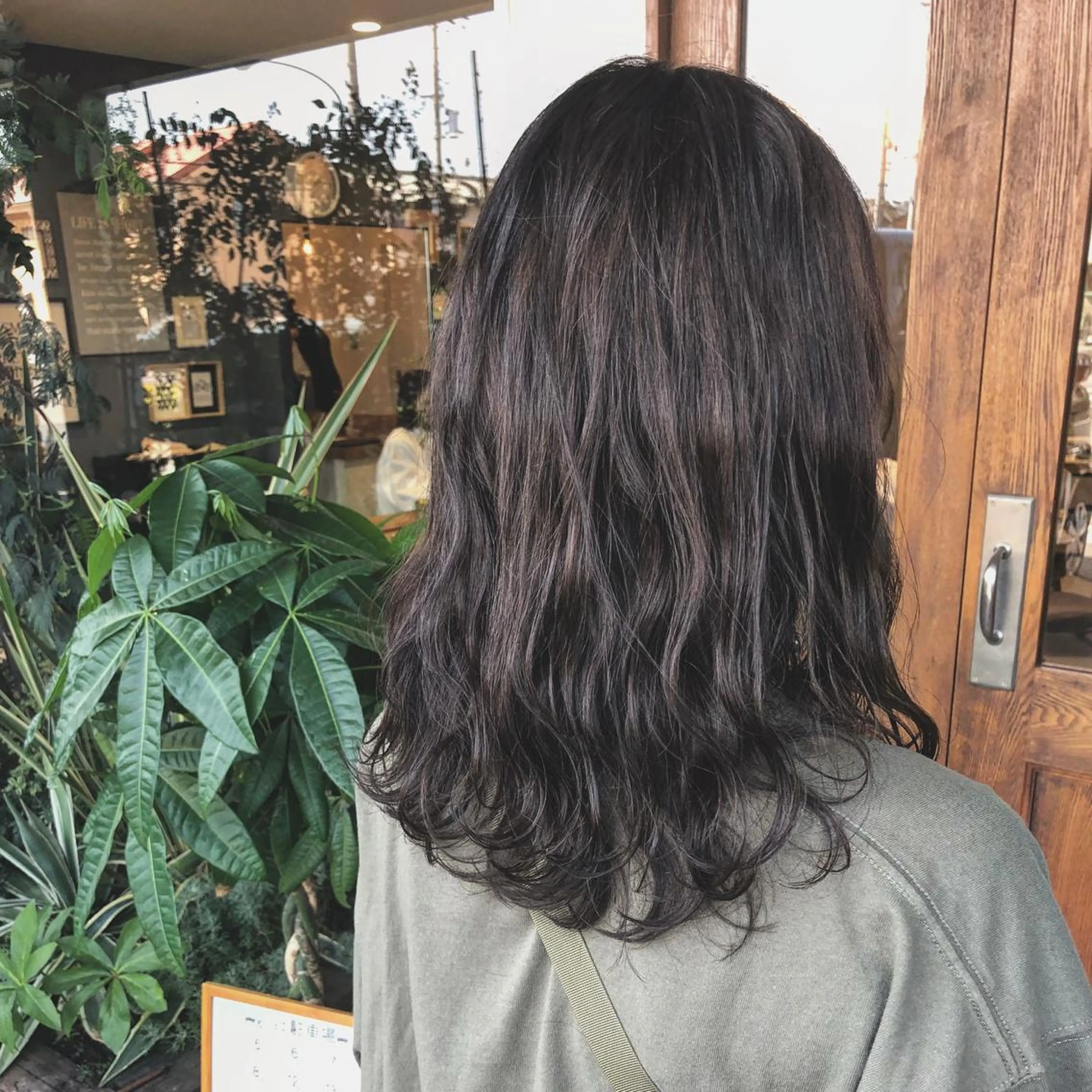 セミロング カラー ヘアアレンジ ture by gladのヘアスタイル