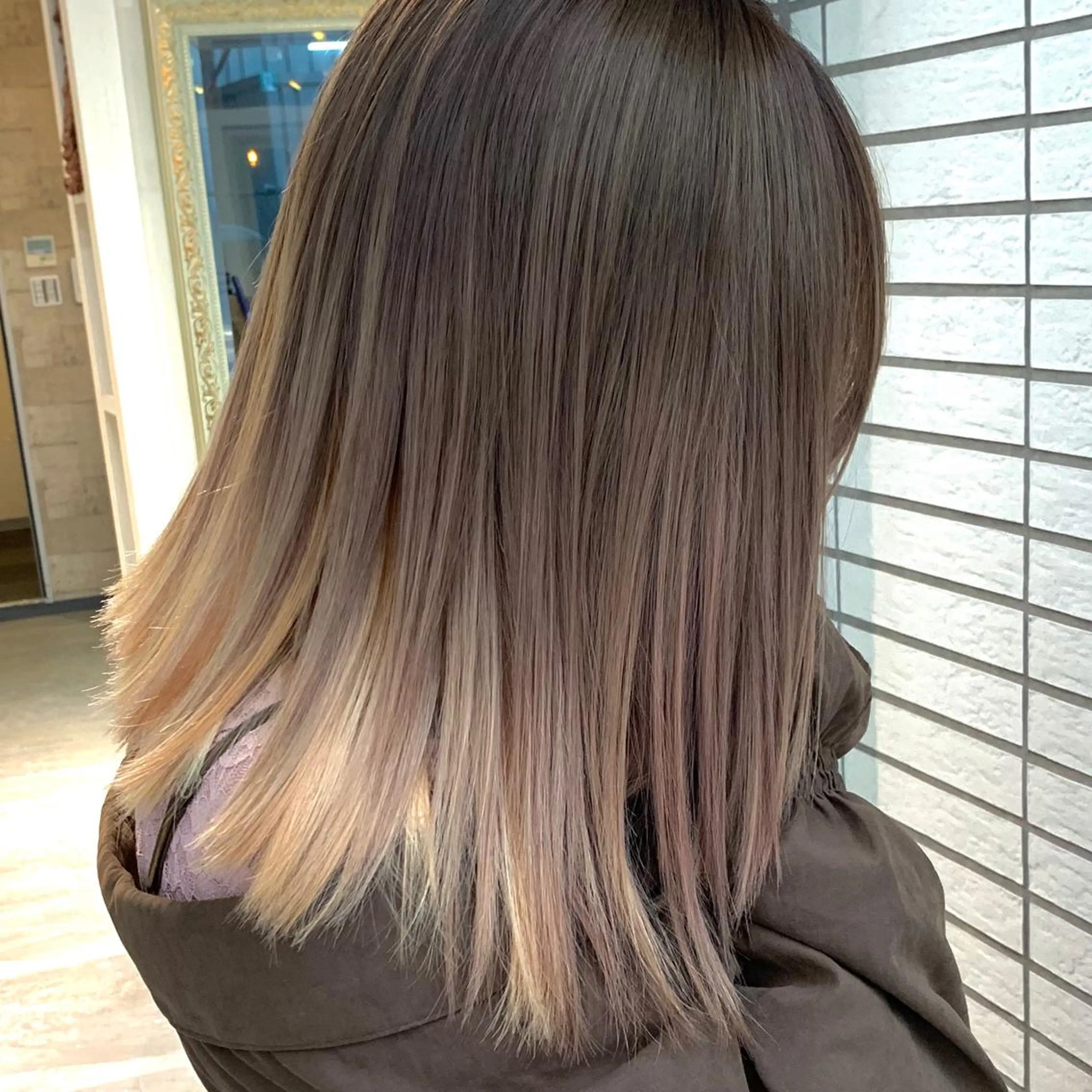 バレイヤージュ × イルミナカラー【1日1人限定】の写真