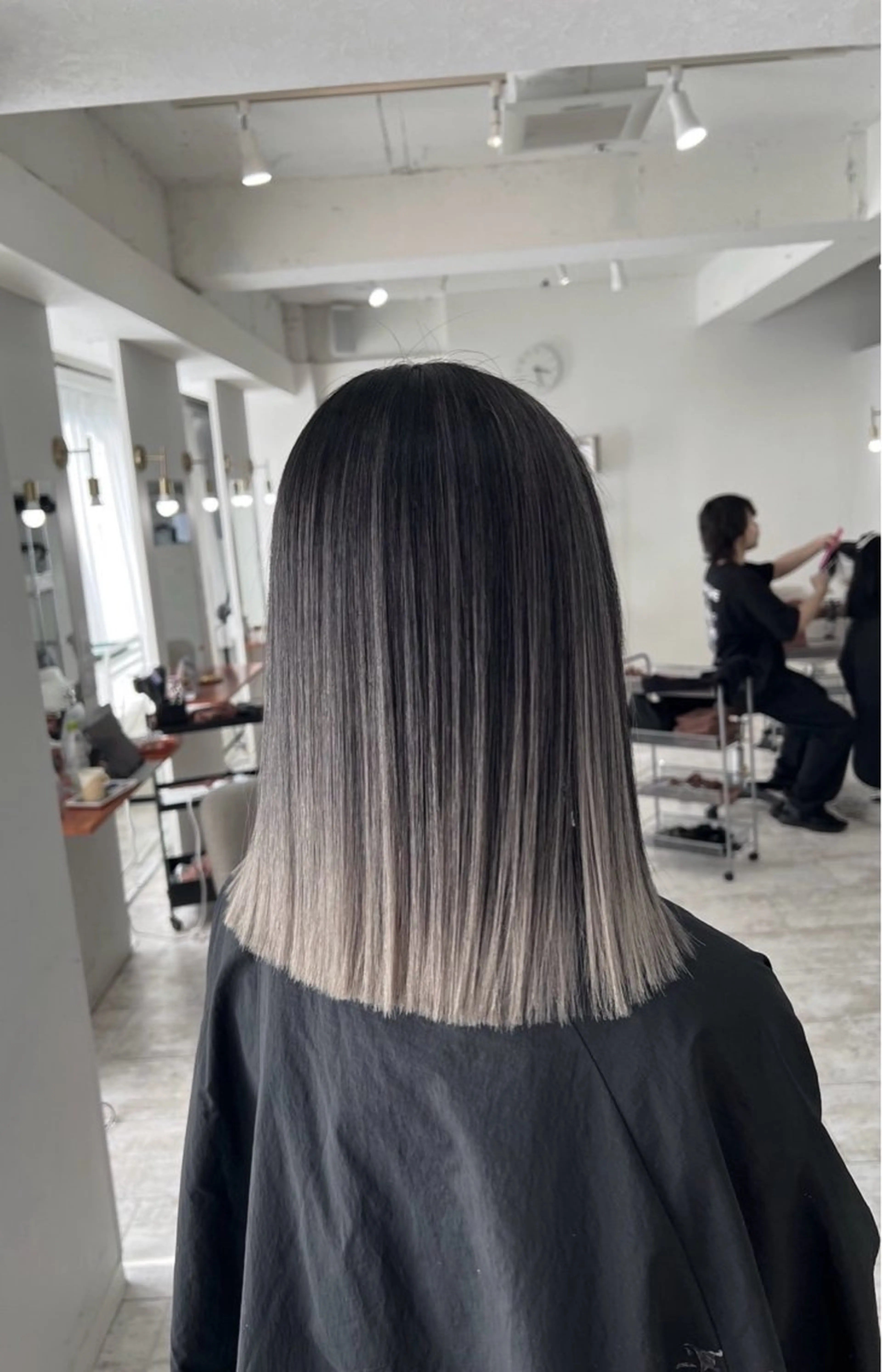 ミディアム カラー バレイヤージュ グレージュ レイヤーカット カット ヘアカラー トリートメント ROBIN所属・指名数No.1 /NAOYAのヘアスタイル