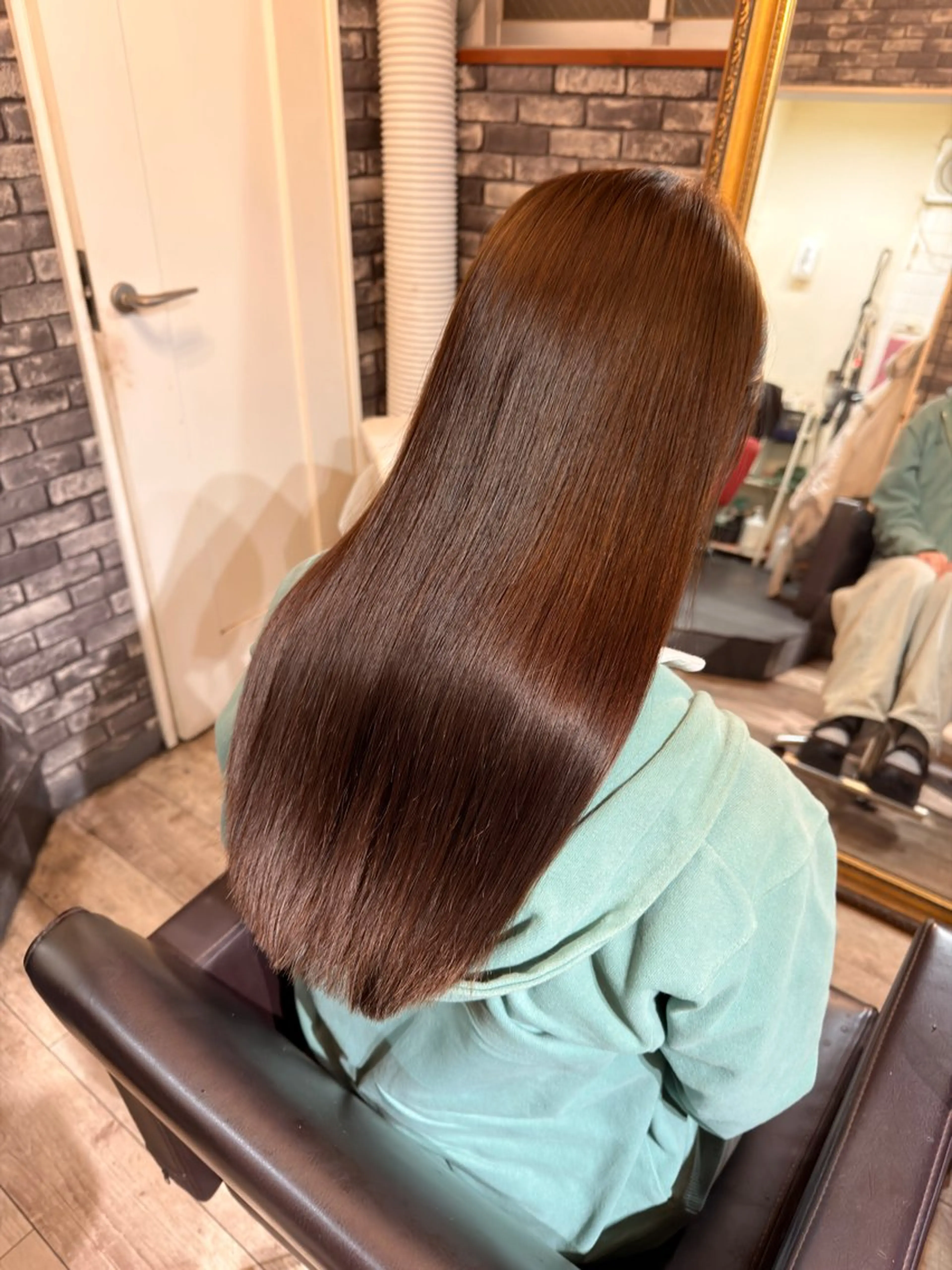 ロング カラー グレージュ カット ヘアカラー トリートメント 東心斎橋🌏豆柴 🐾倶楽部のヘアスタイル