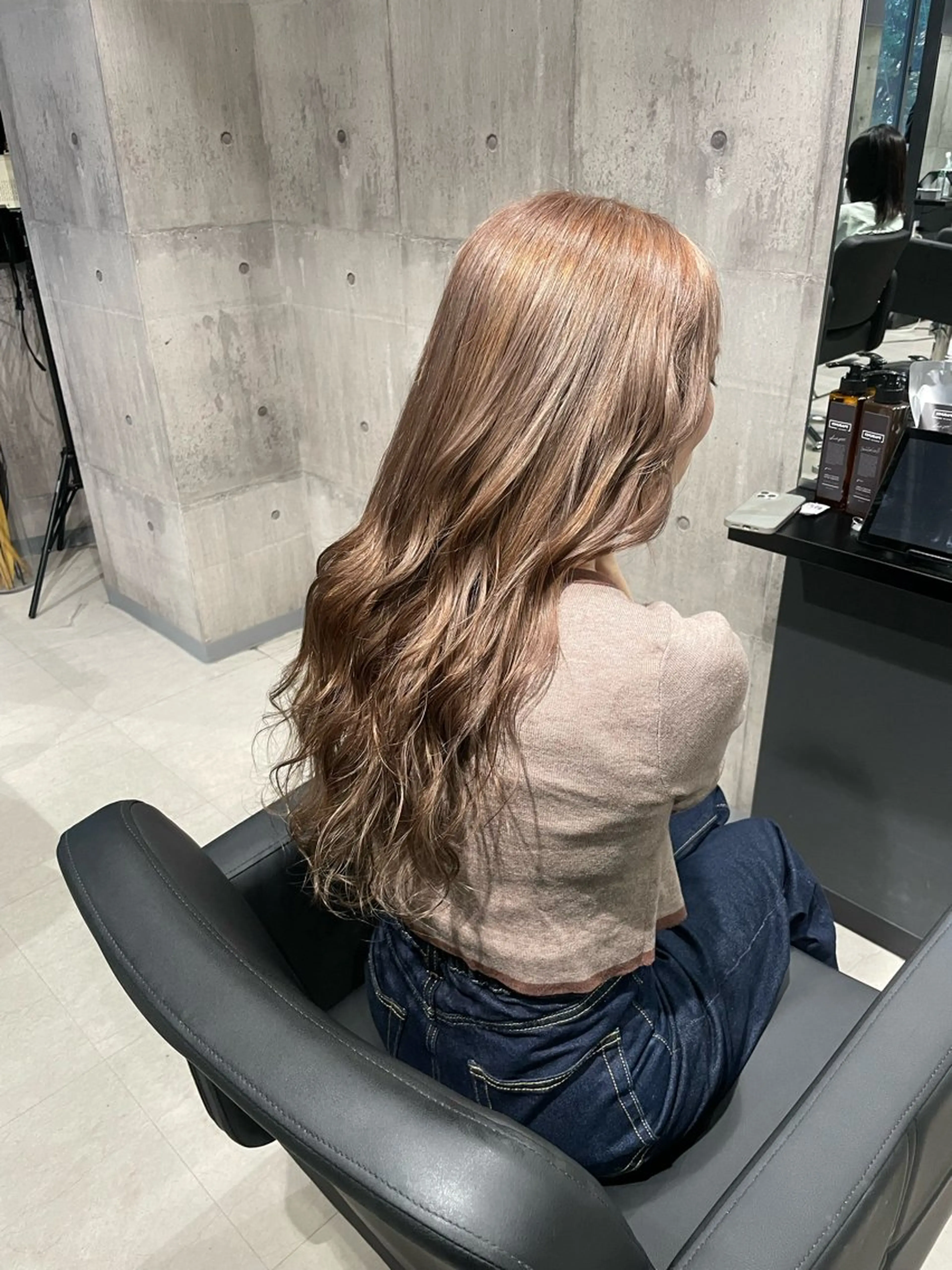 ロング カラー グレージュ ミルクティーグレージュ ヘアカラー トリートメント 髪質改善/艶カラー Hiroakiのヘアスタイル