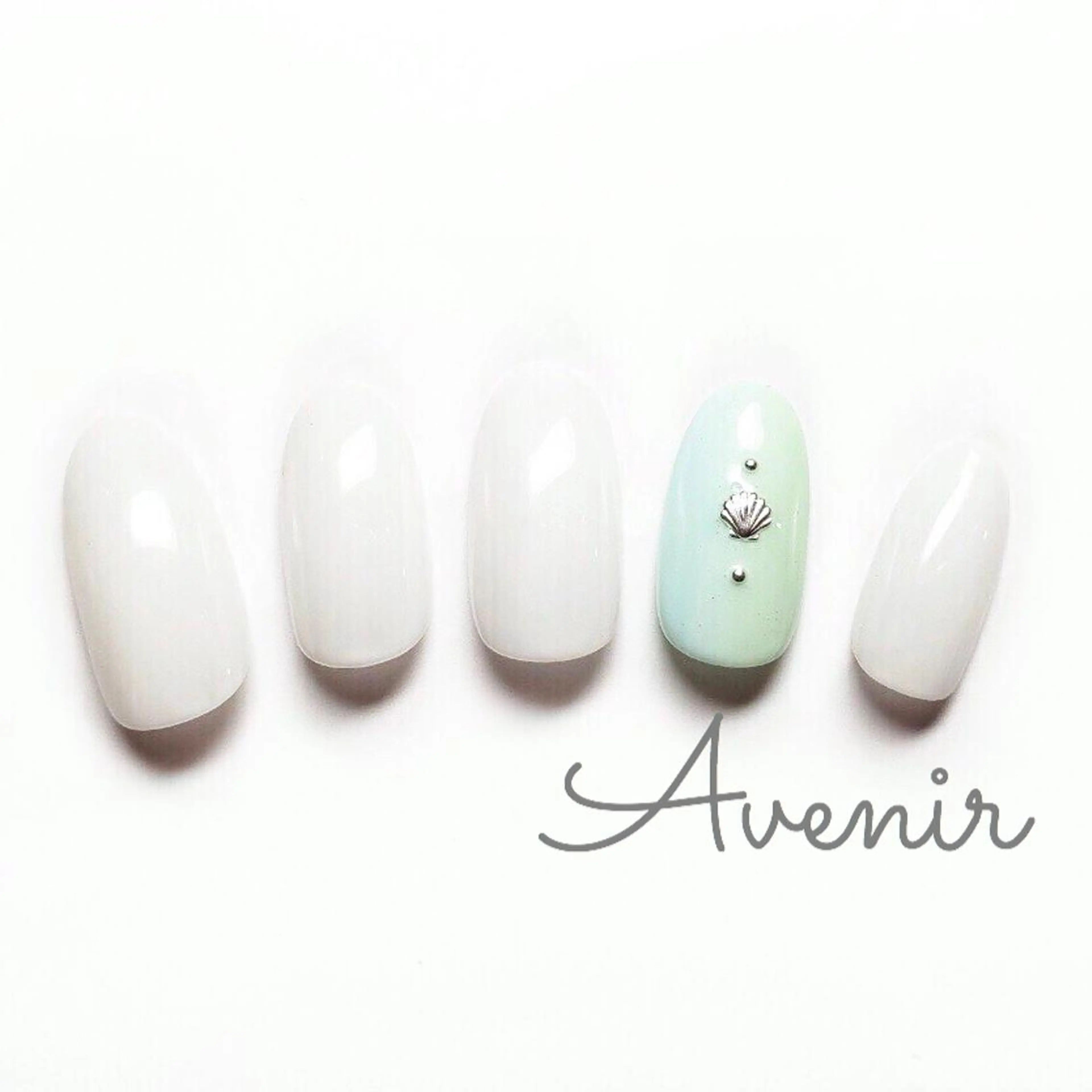 ネイル Avenir 表参道 nail＆eye予約のネイルデザイン