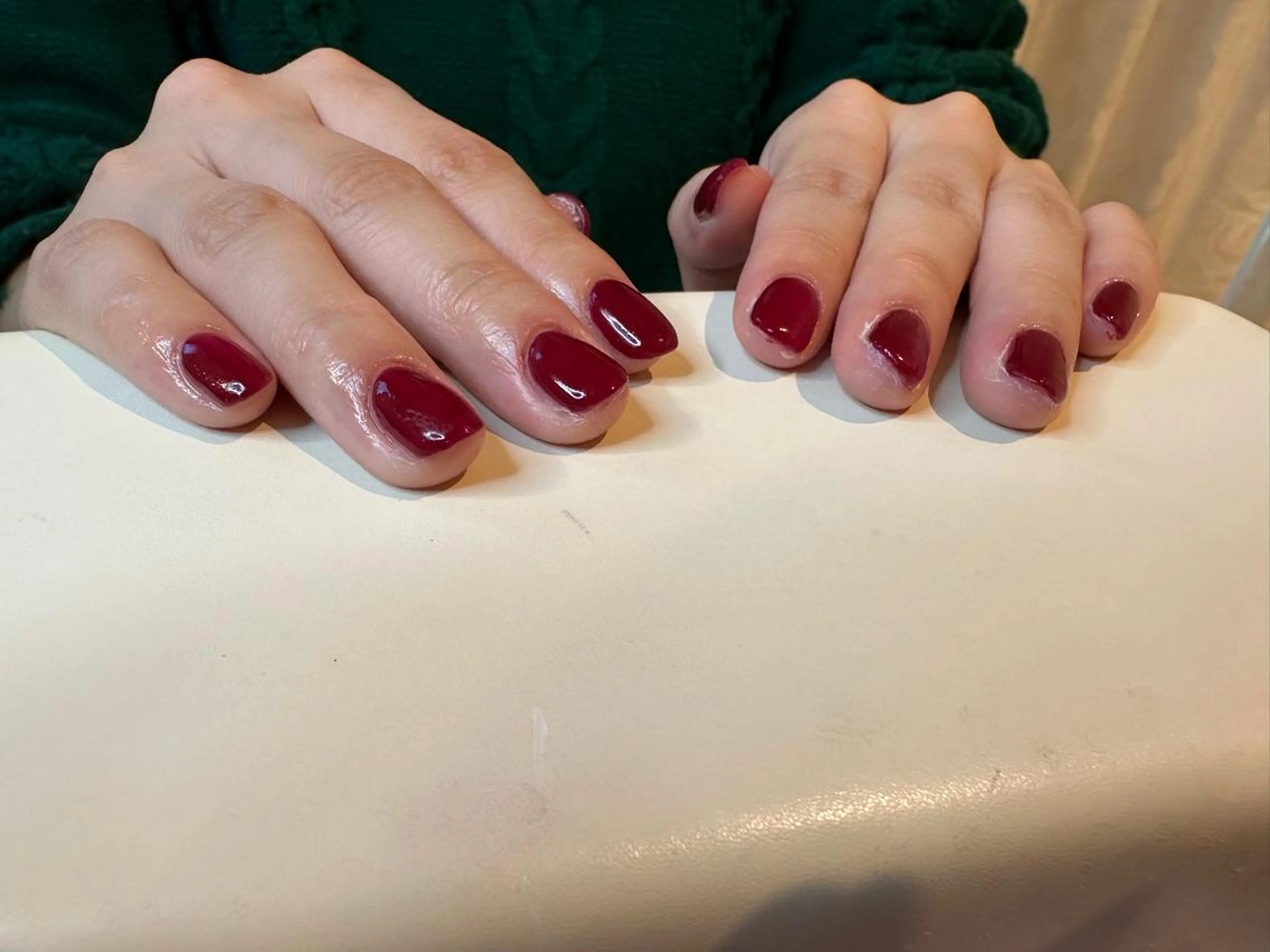 ネイル 赤色 ハンドネイル Lilly's art所属・休業中 リリーズアートのネイルデザイン