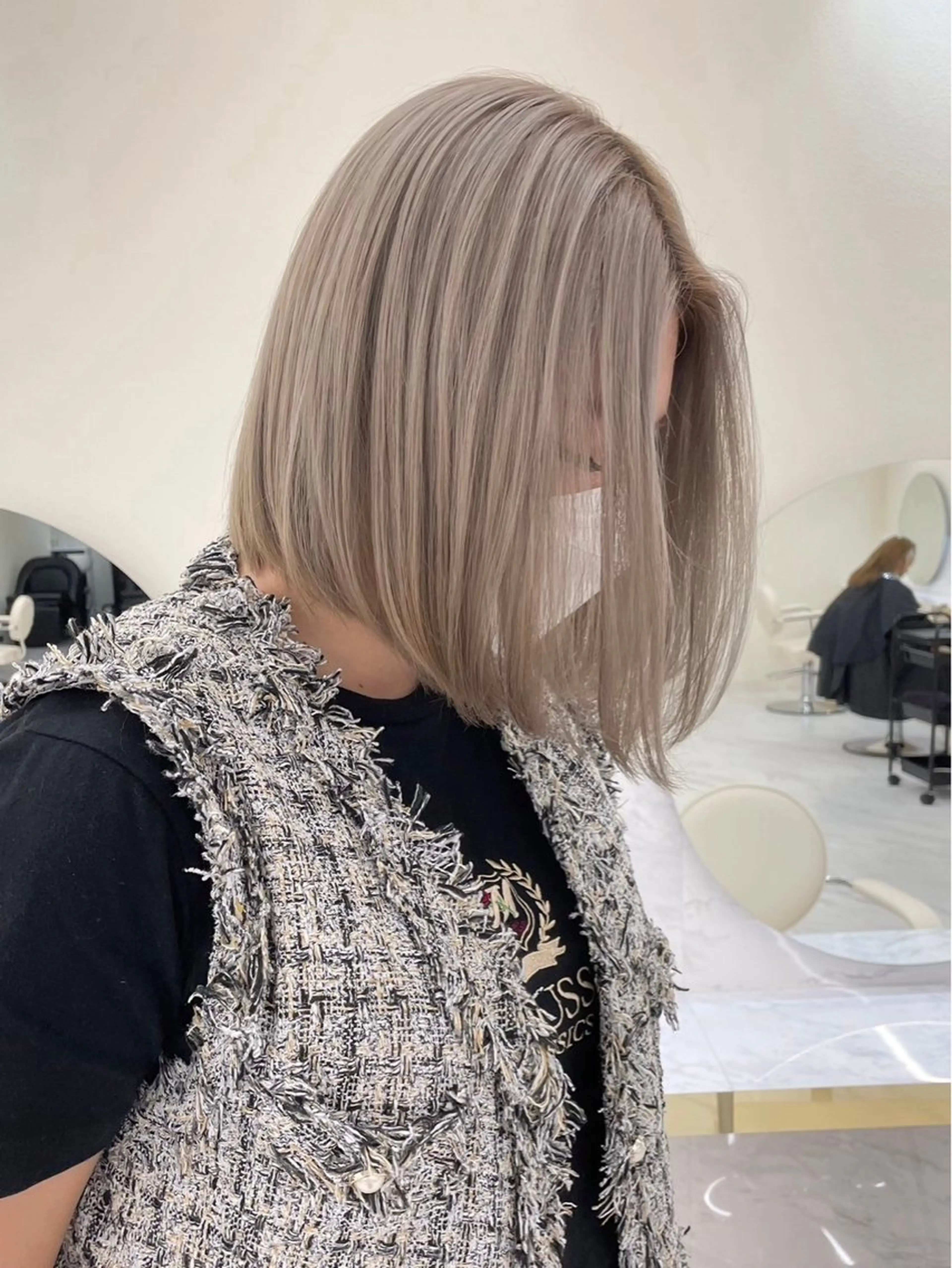 ショート カラー アッシュ ベージュカラー ブリーチ 透明感カラー ダブルカラー レイヤー /髪質改善/ariのヘアスタイル